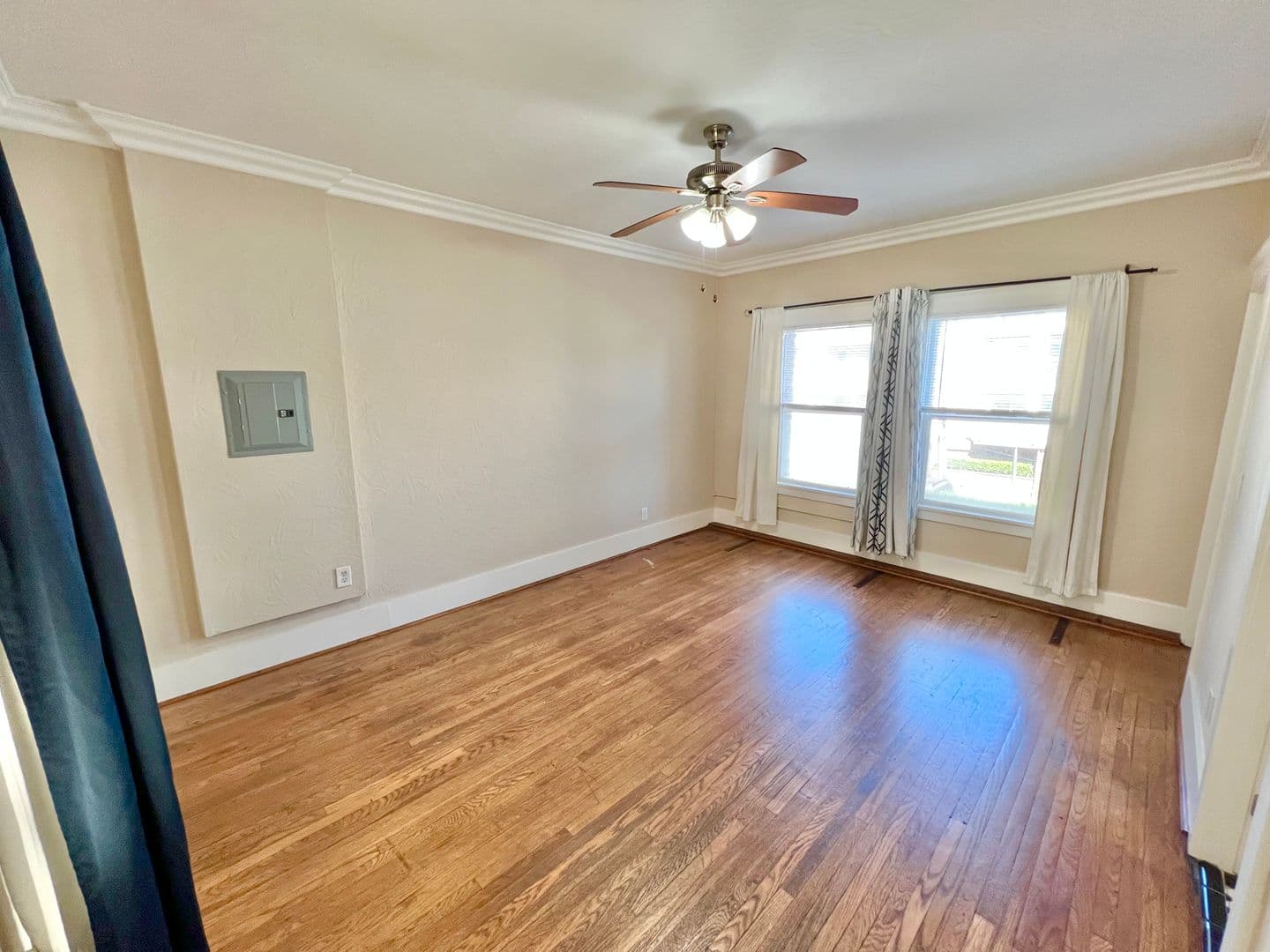 Long Beach Condo: 800 Pacific Ave #209