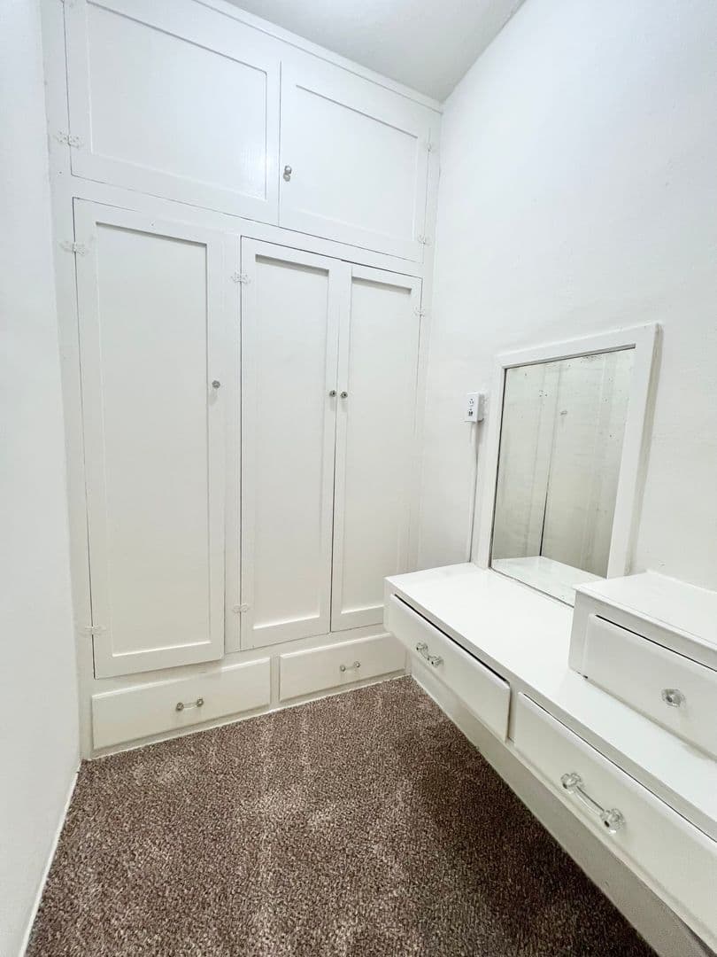 Long Beach Apartment: 658 Temple Ave