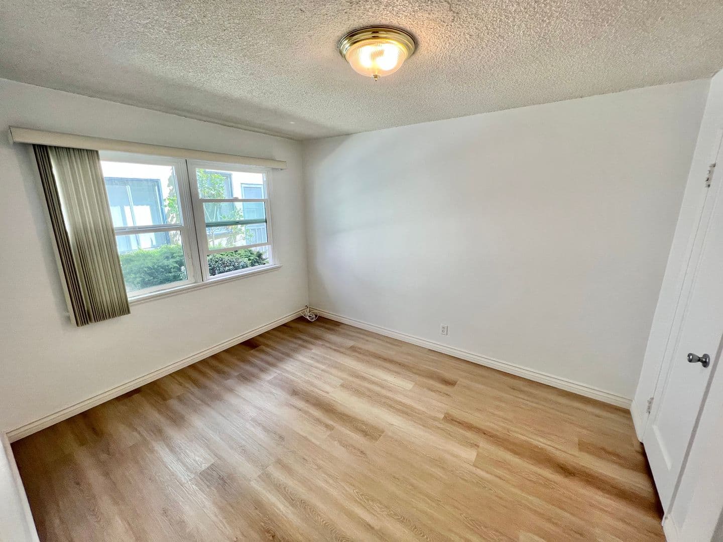 Long Beach Apartment: 4546 N. Banner Drive # 1