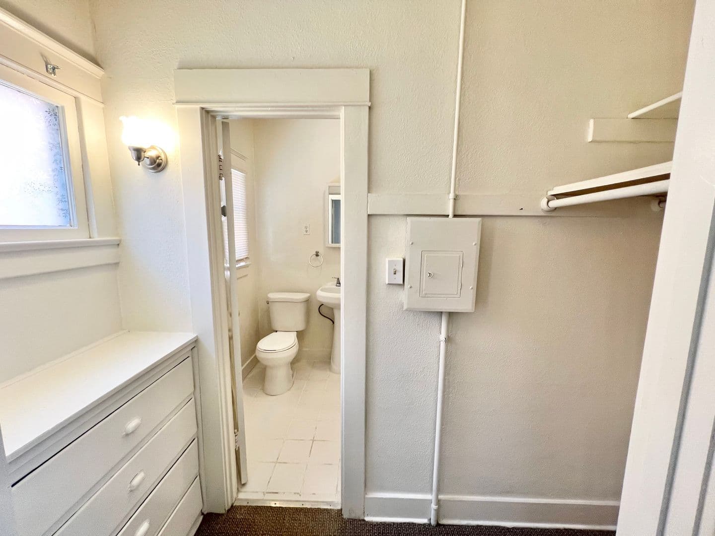 Long Beach Apartment: 318 Temple Ave