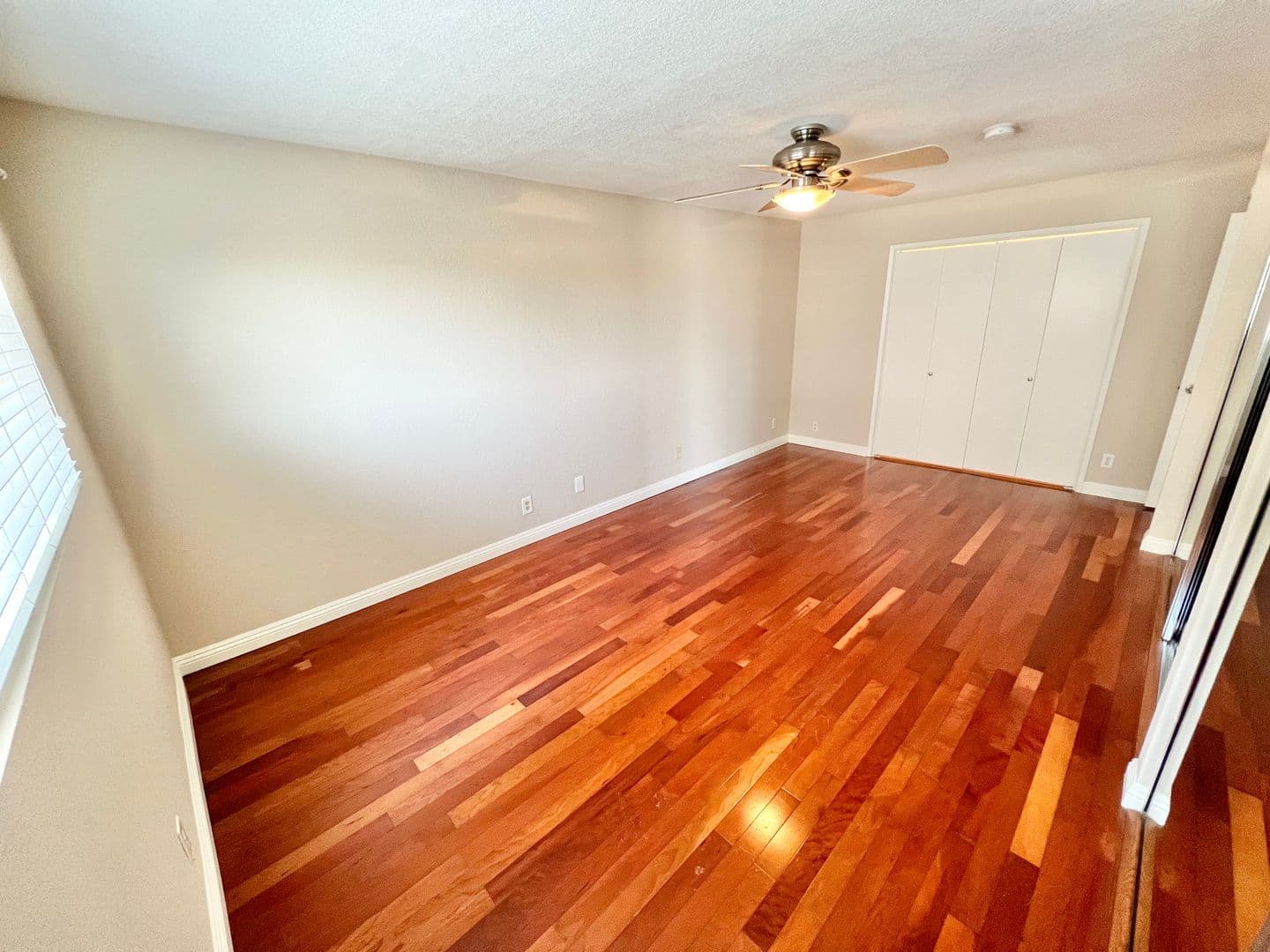 Long Beach Condo: 1919 E Beverly Way #201