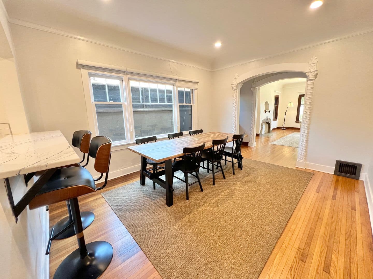 Long Beach Apartment: 4303 E 3rd St