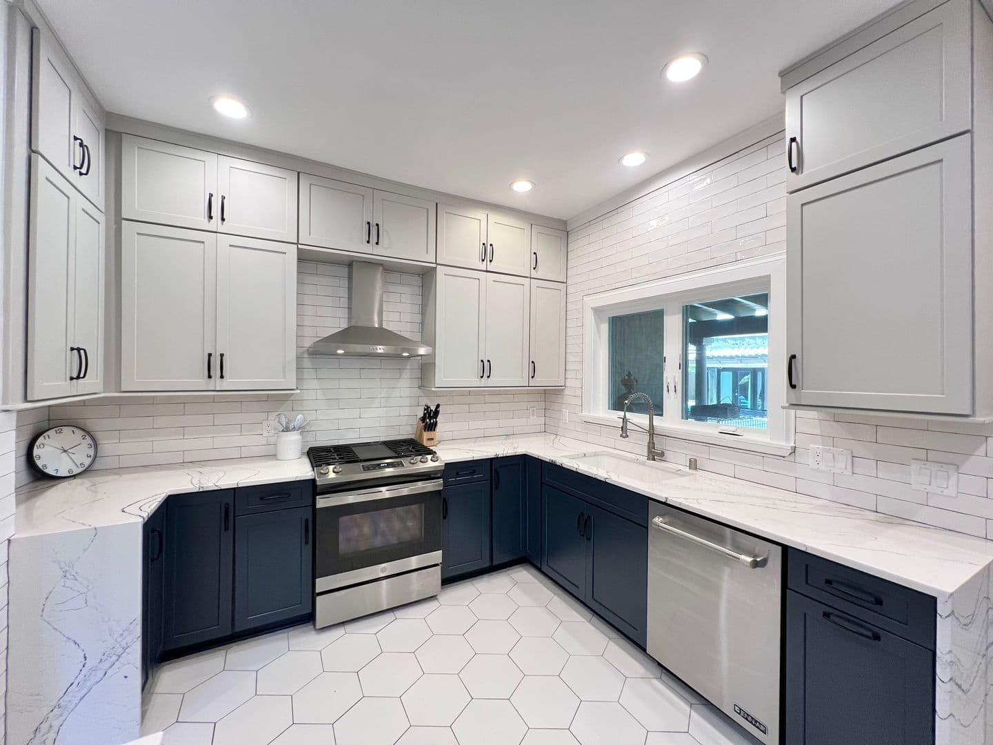 Long Beach Apartment: 4303 E 3rd St
