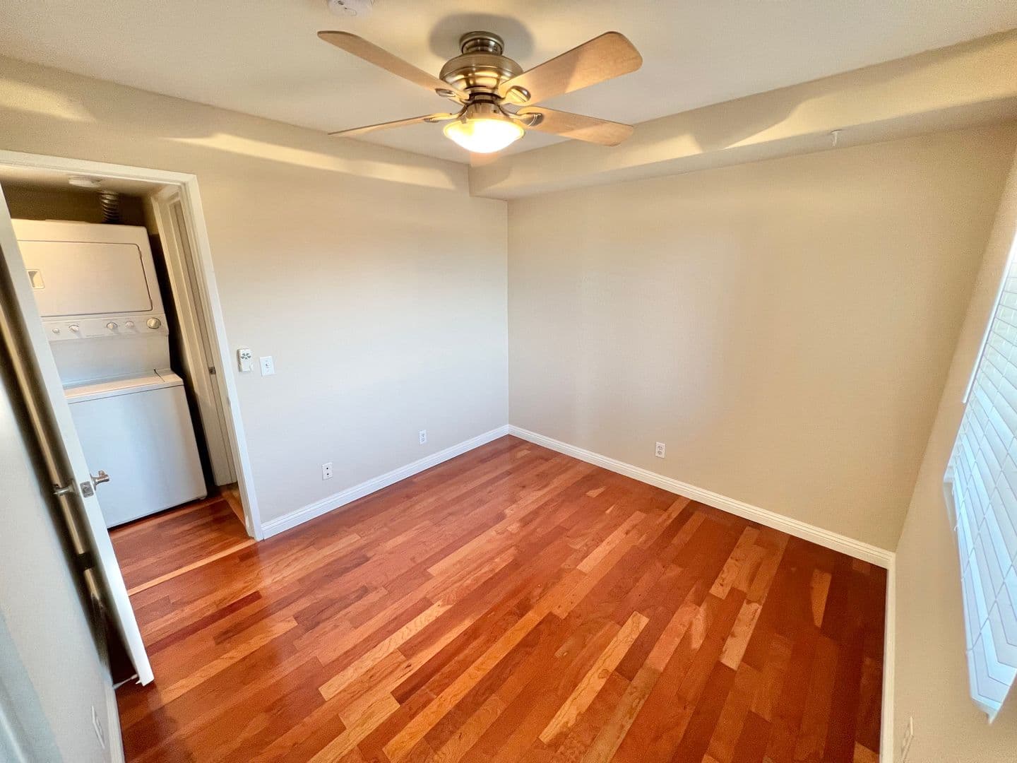 Long Beach Condo: 1919 E Beverly Way #201