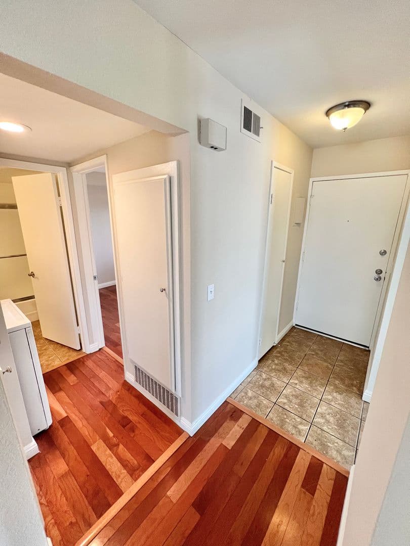 Long Beach Condo: 1919 E Beverly Way #201