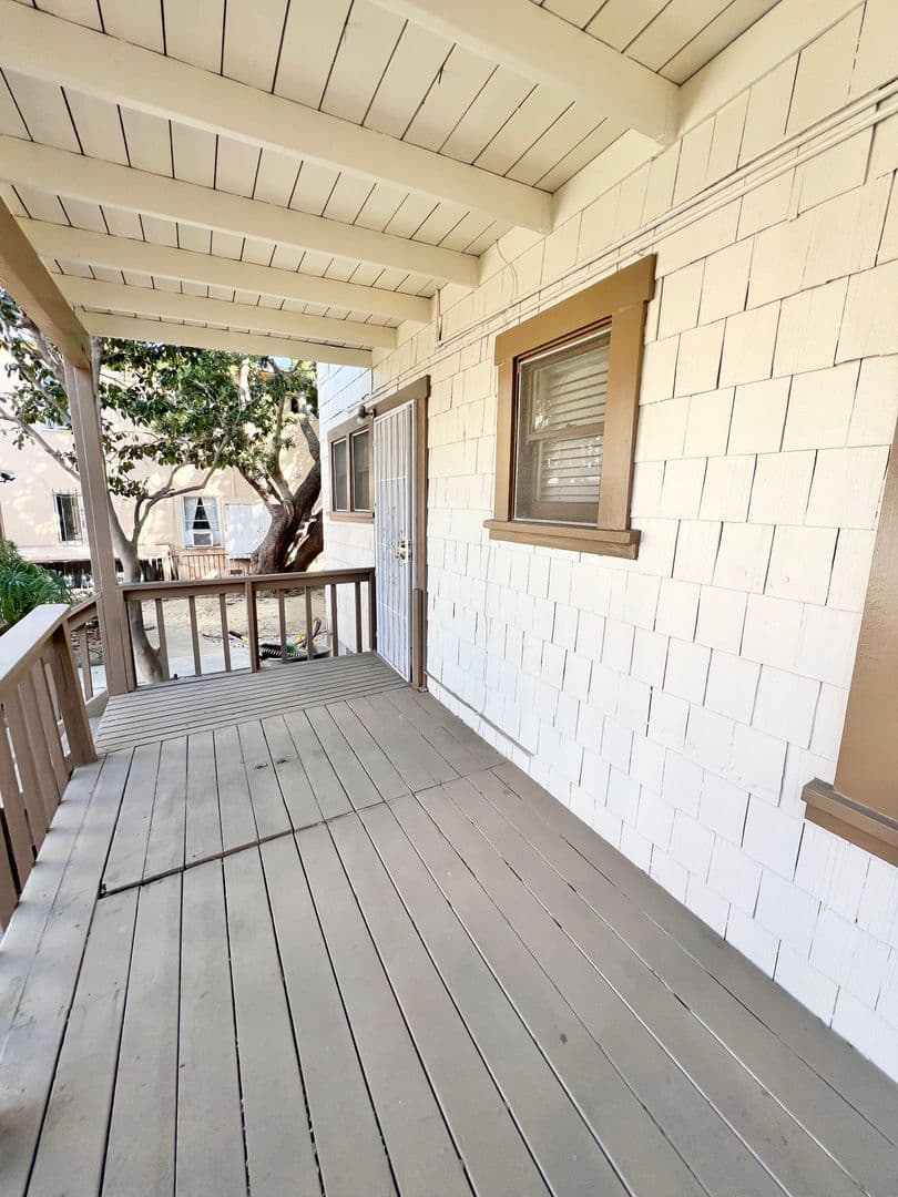 Long Beach Apartment: 1243 E Ocean Blvd