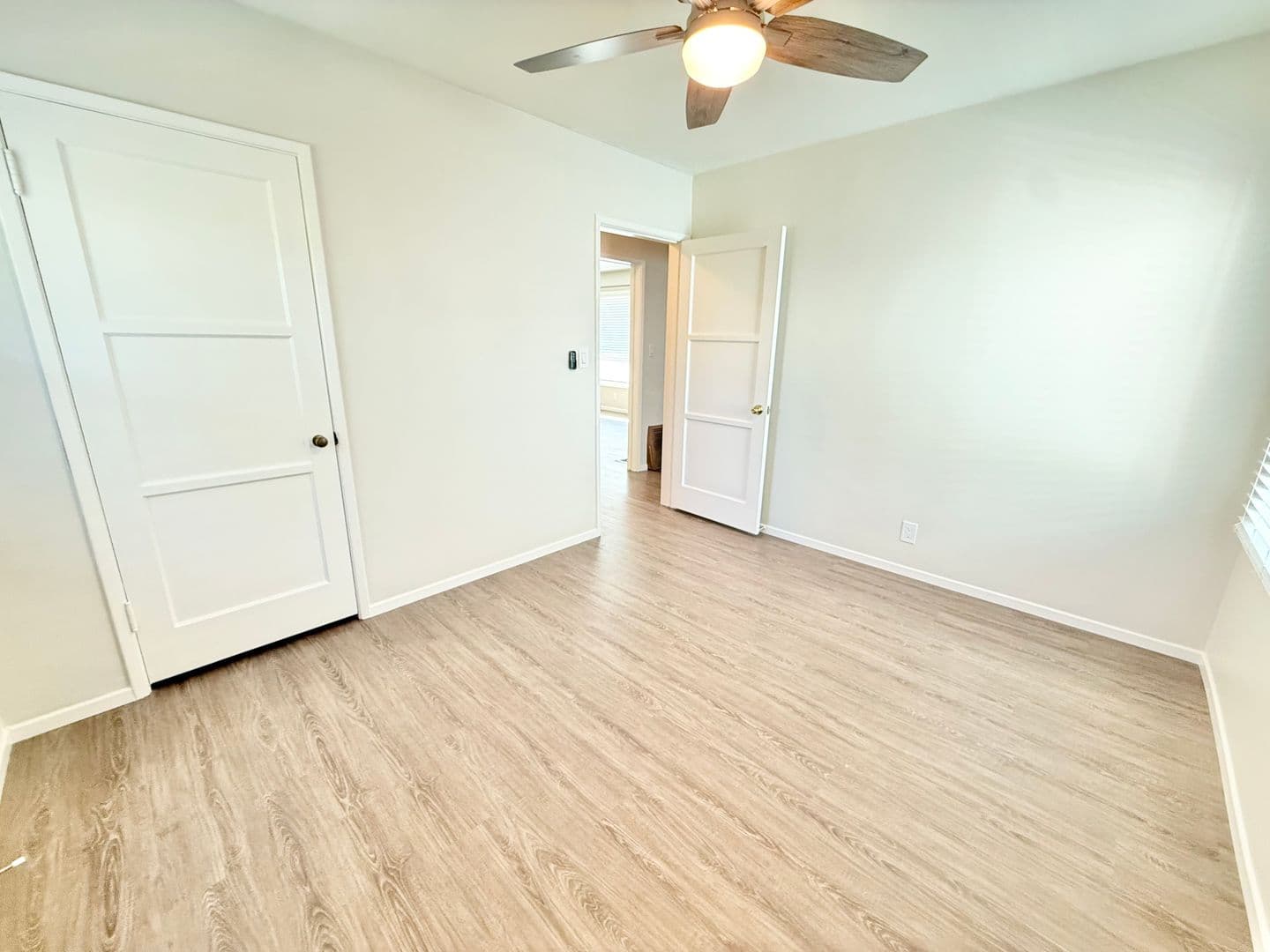 Lakewood House: 5418 Hayter Ave