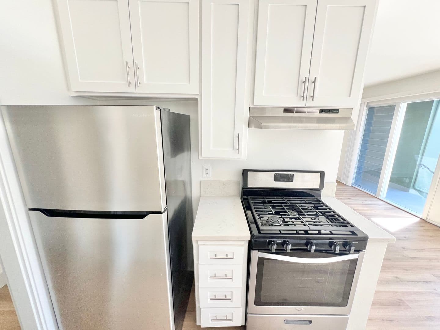 Long Beach Apartment: 1142 E 1st Street
