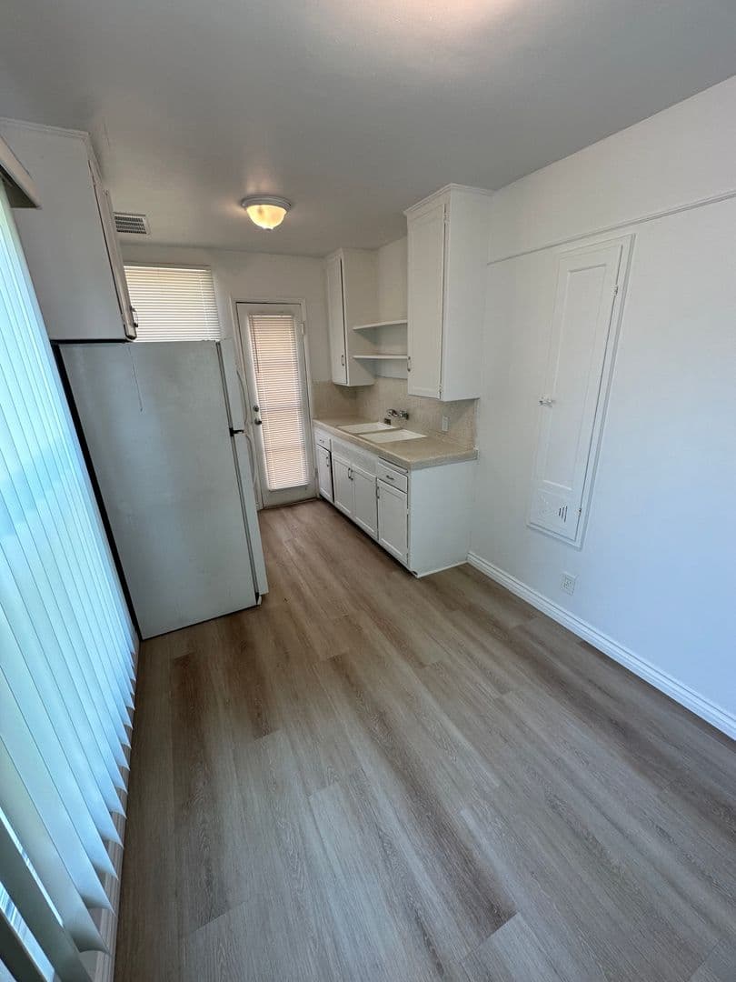 Long Beach Apartment: 4546 N. Banner Drive # 1