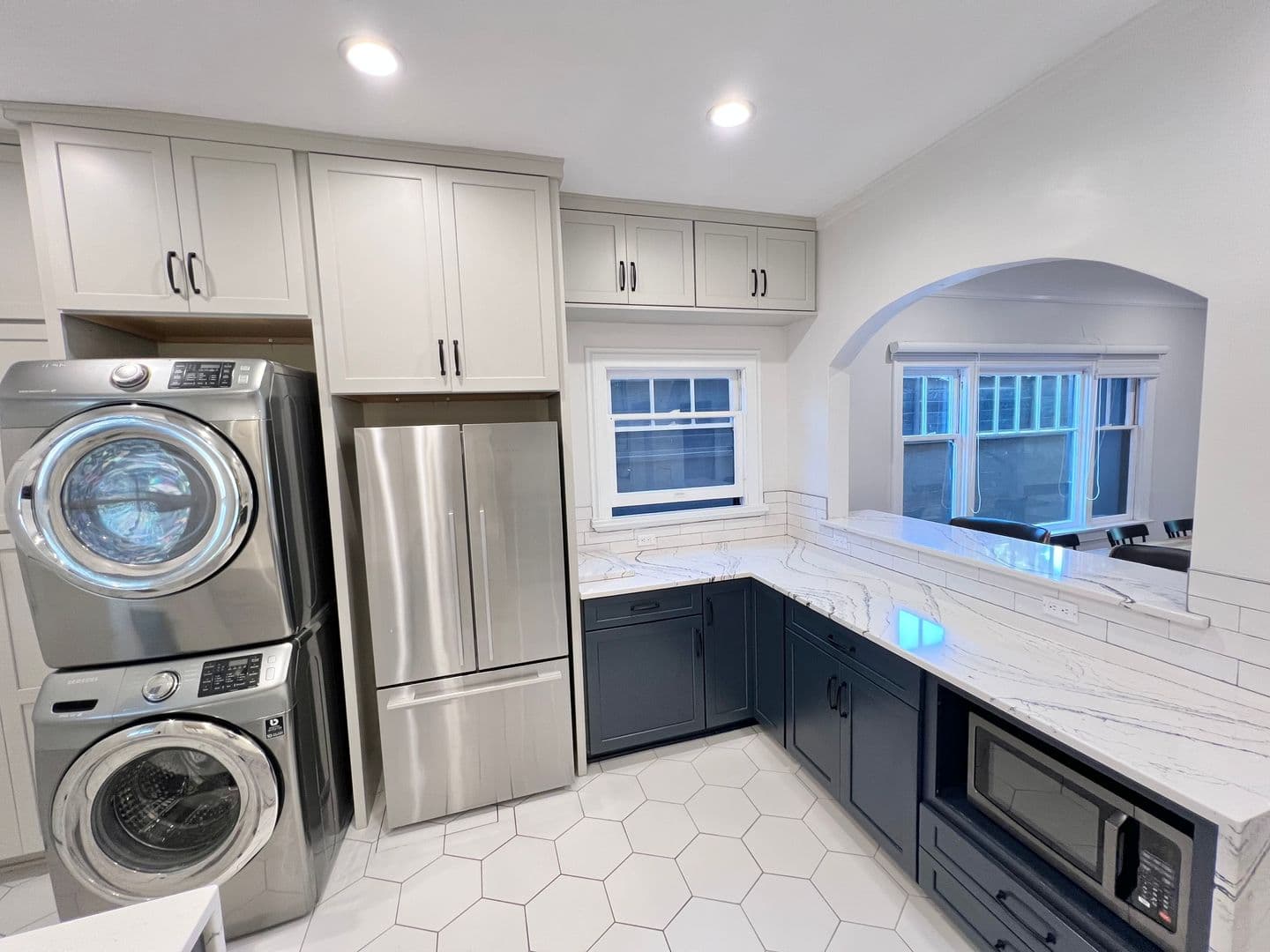 Long Beach Apartment: 4303 E 3rd St