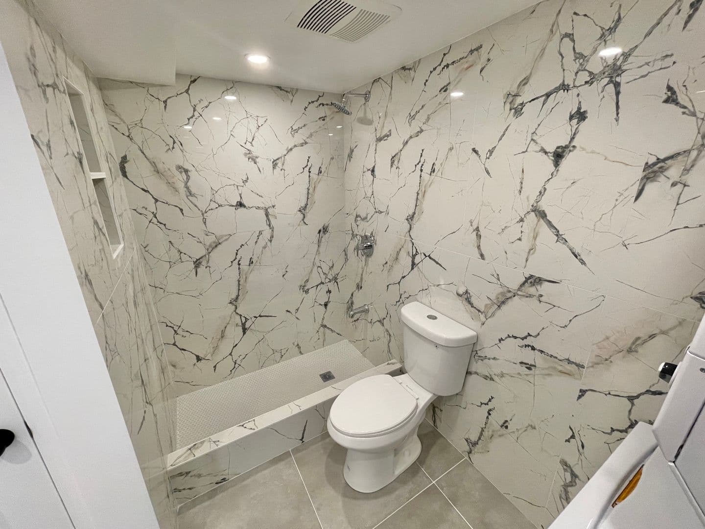 Long Beach Apartment: 45 65th Place