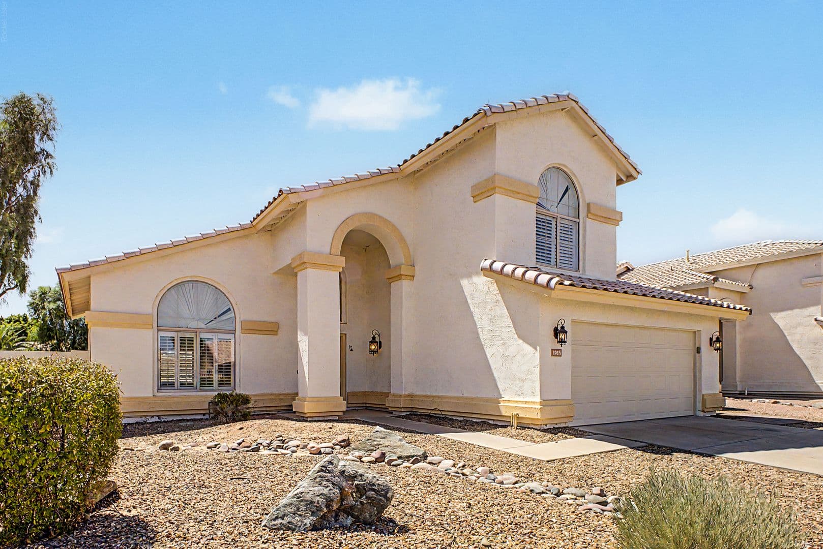 Chandler House: 1935 W Mockingbird Dr.