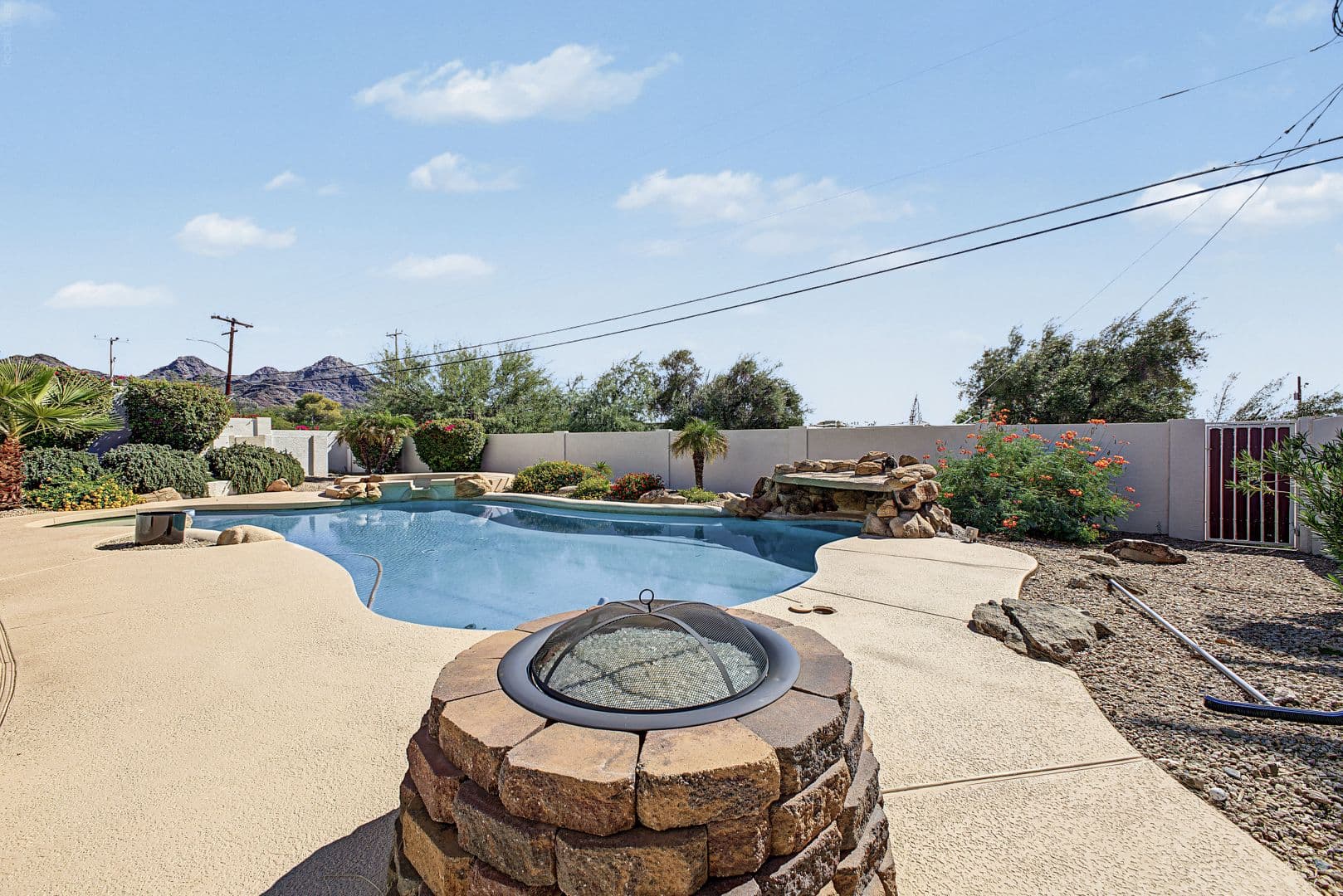 Phoenix House: 1549 E. Las Palmaritas Dr
