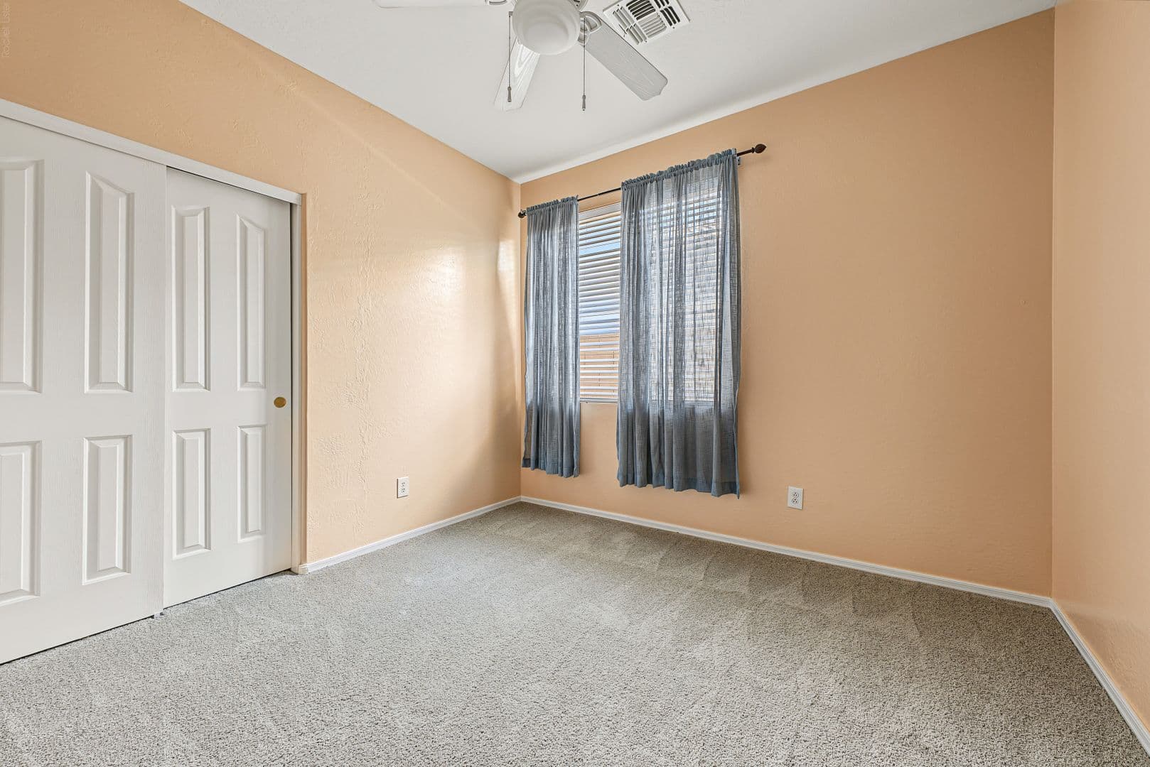 Chandler House: 152 W Hawk Way
