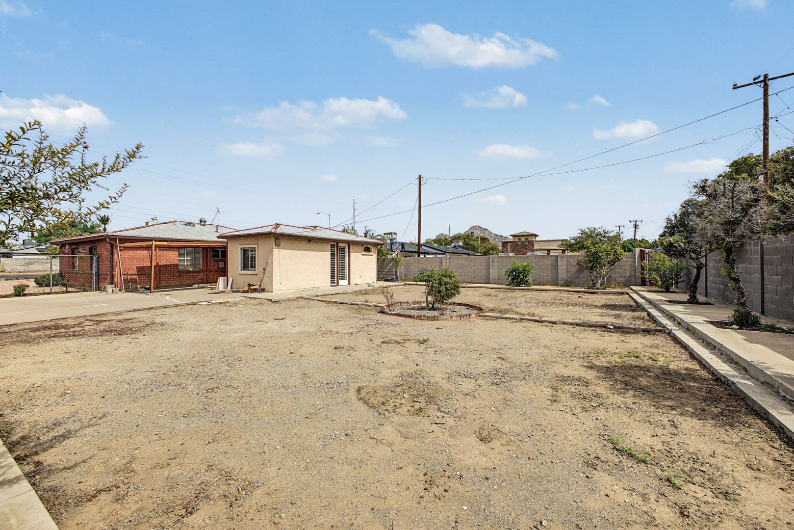 Phoenix House: 1103 E Glendale Ave