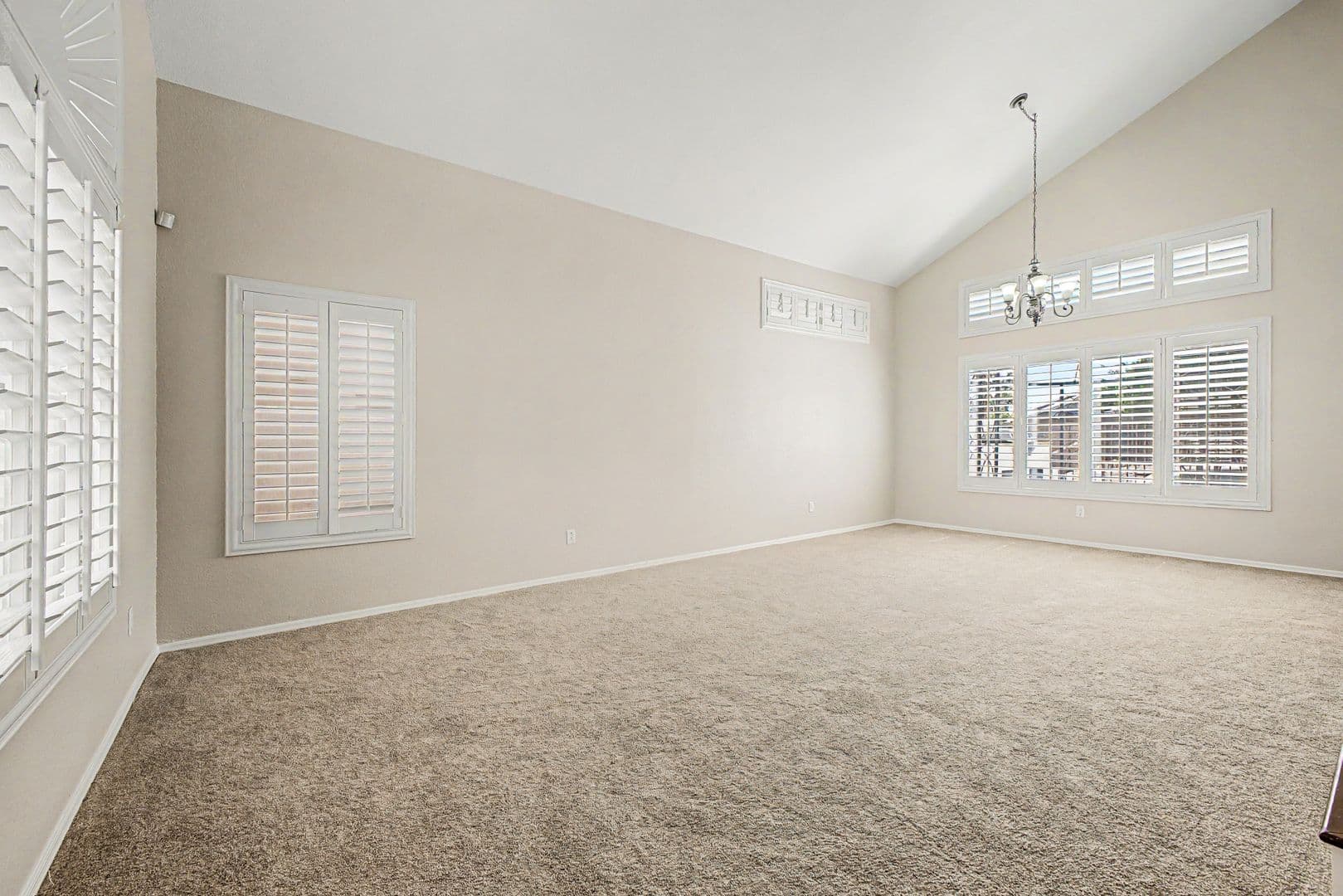 Chandler House: 1935 W Mockingbird Dr.