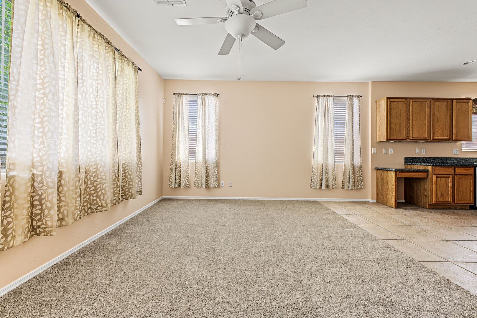 Chandler House: 152 W Hawk Way