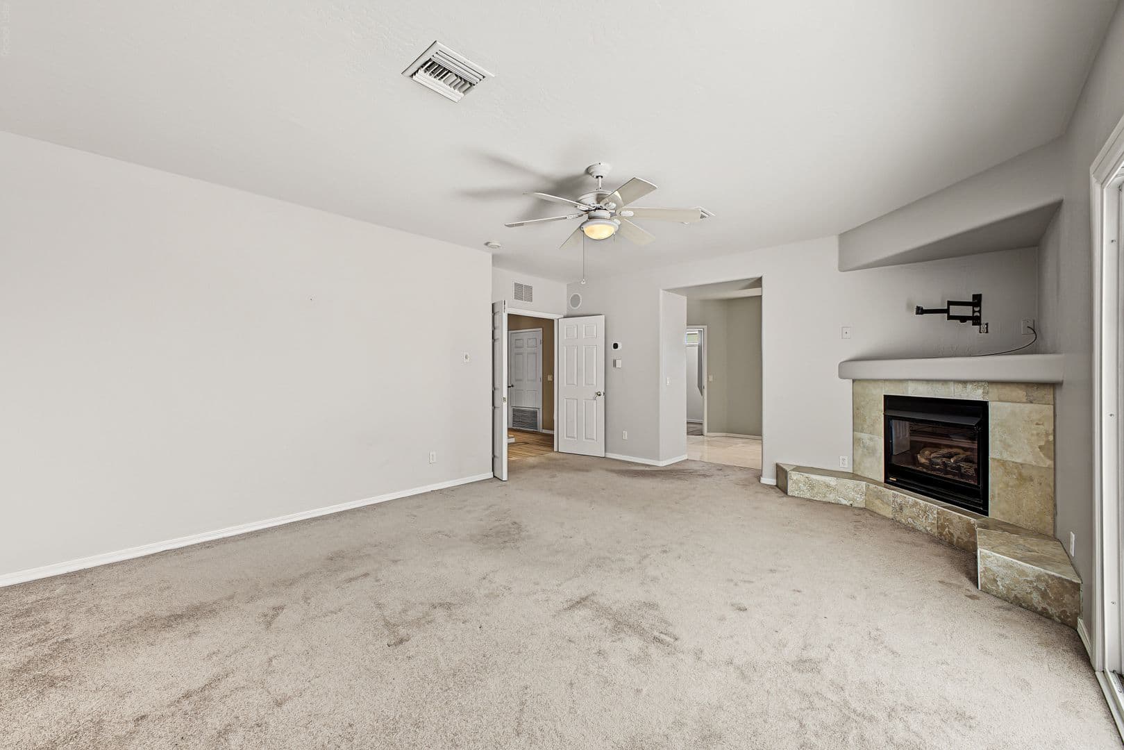 Phoenix House: 1549 E. Las Palmaritas Dr