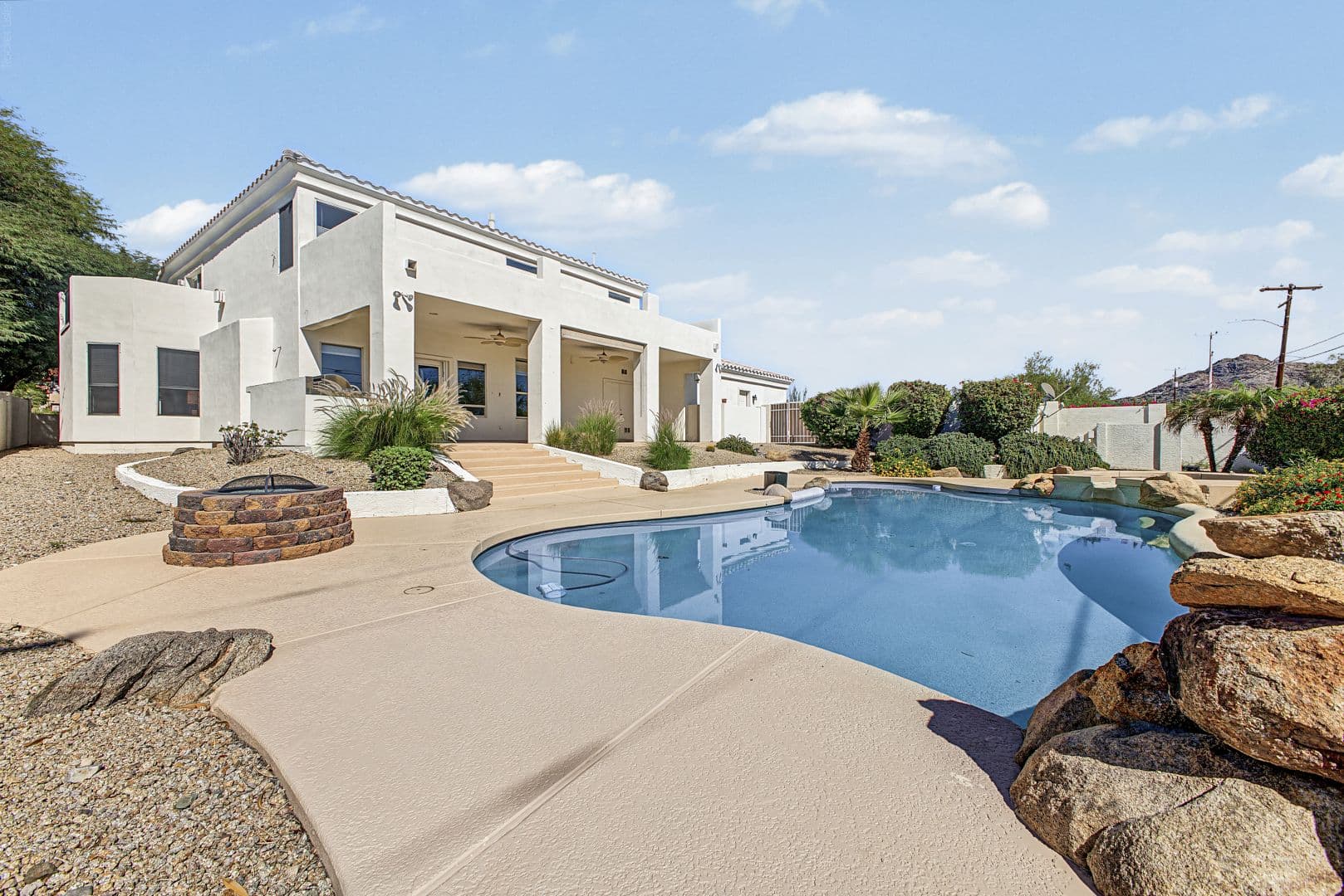 Phoenix House: 1549 E. Las Palmaritas Dr