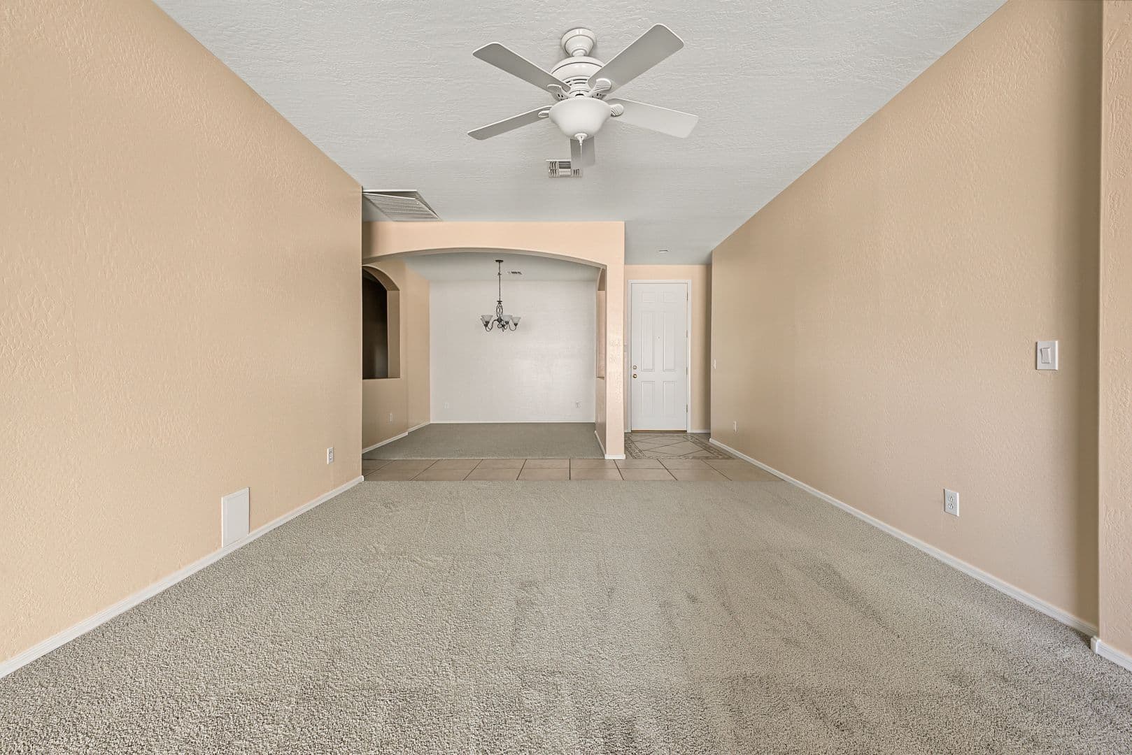 Chandler House: 152 W Hawk Way