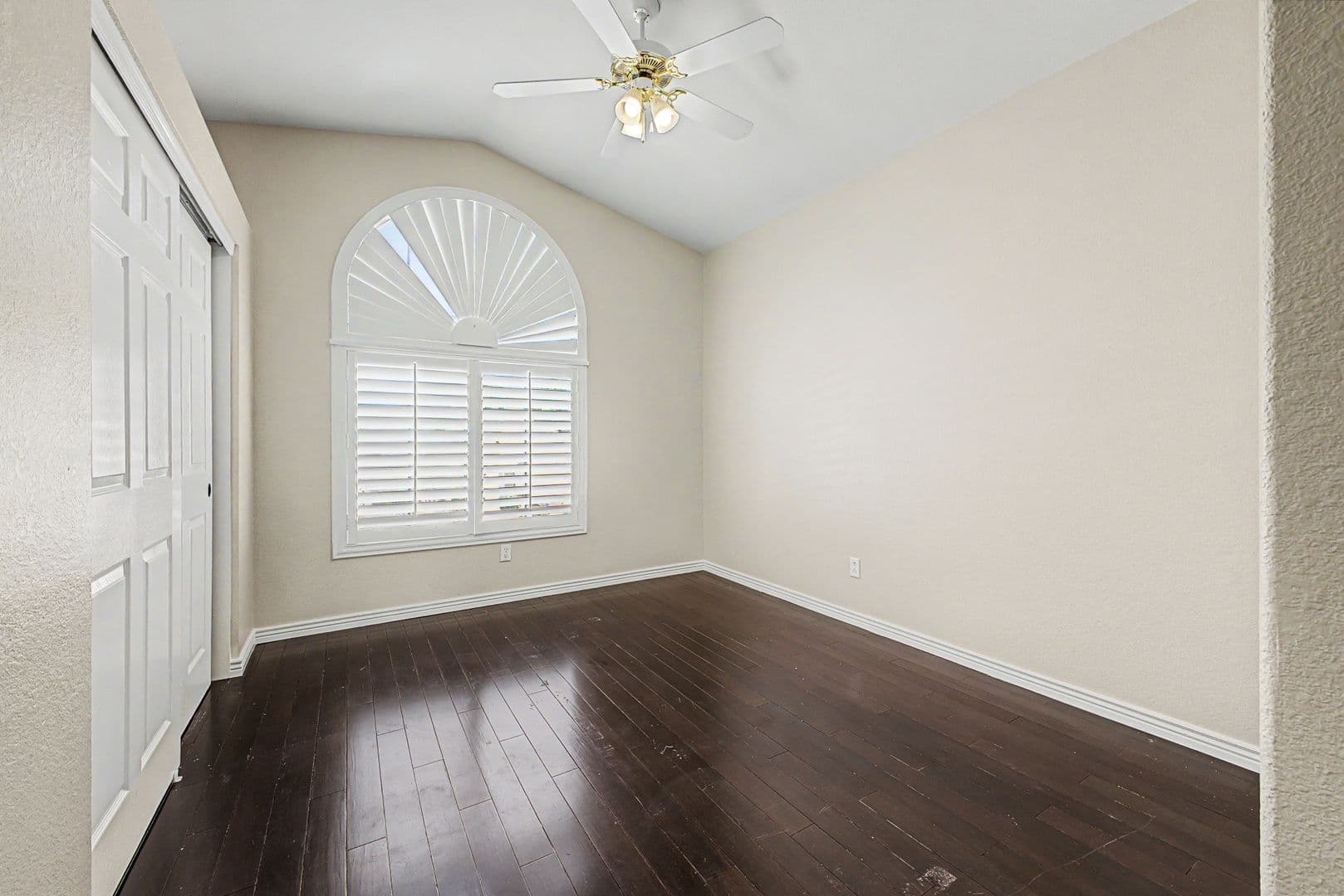 Chandler House: 1935 W Mockingbird Dr.