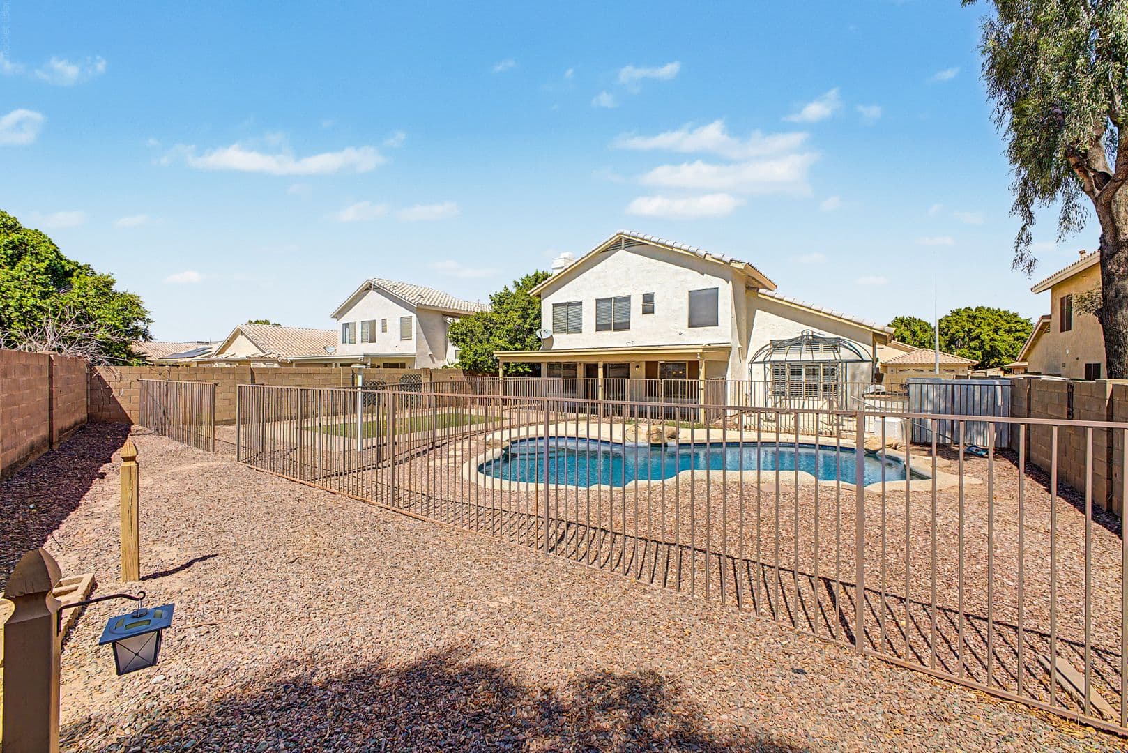 Chandler House: 1935 W Mockingbird Dr.