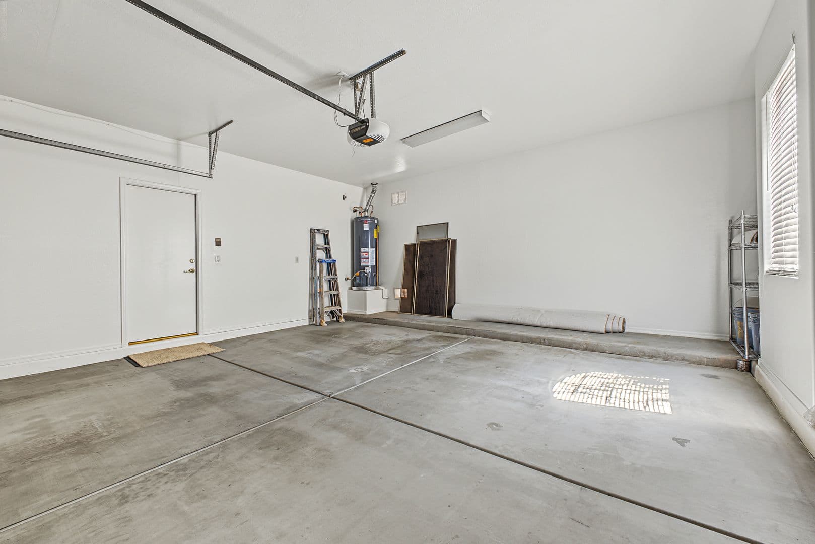 Chandler House: 152 W Hawk Way