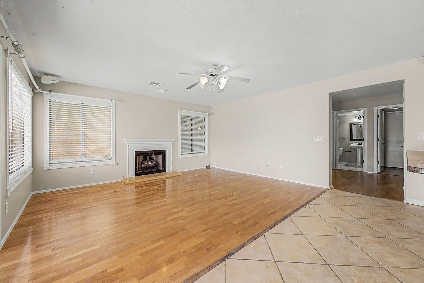 Chandler House: 1935 W Mockingbird Dr.