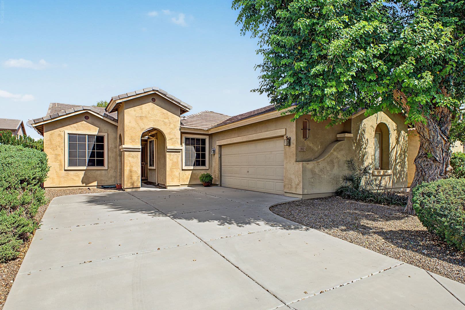 Chandler House: 152 W Hawk Way