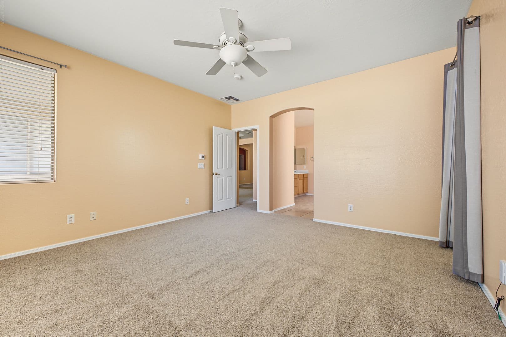 Chandler House: 152 W Hawk Way