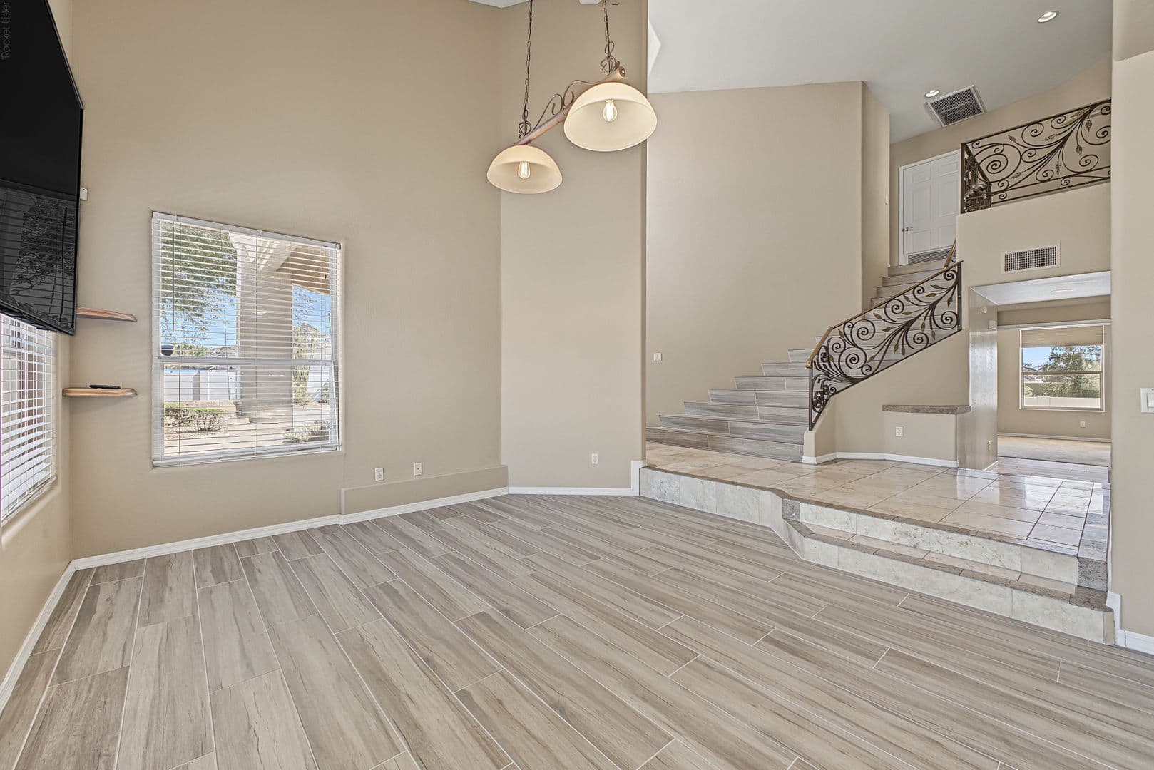Phoenix House: 1549 E. Las Palmaritas Dr