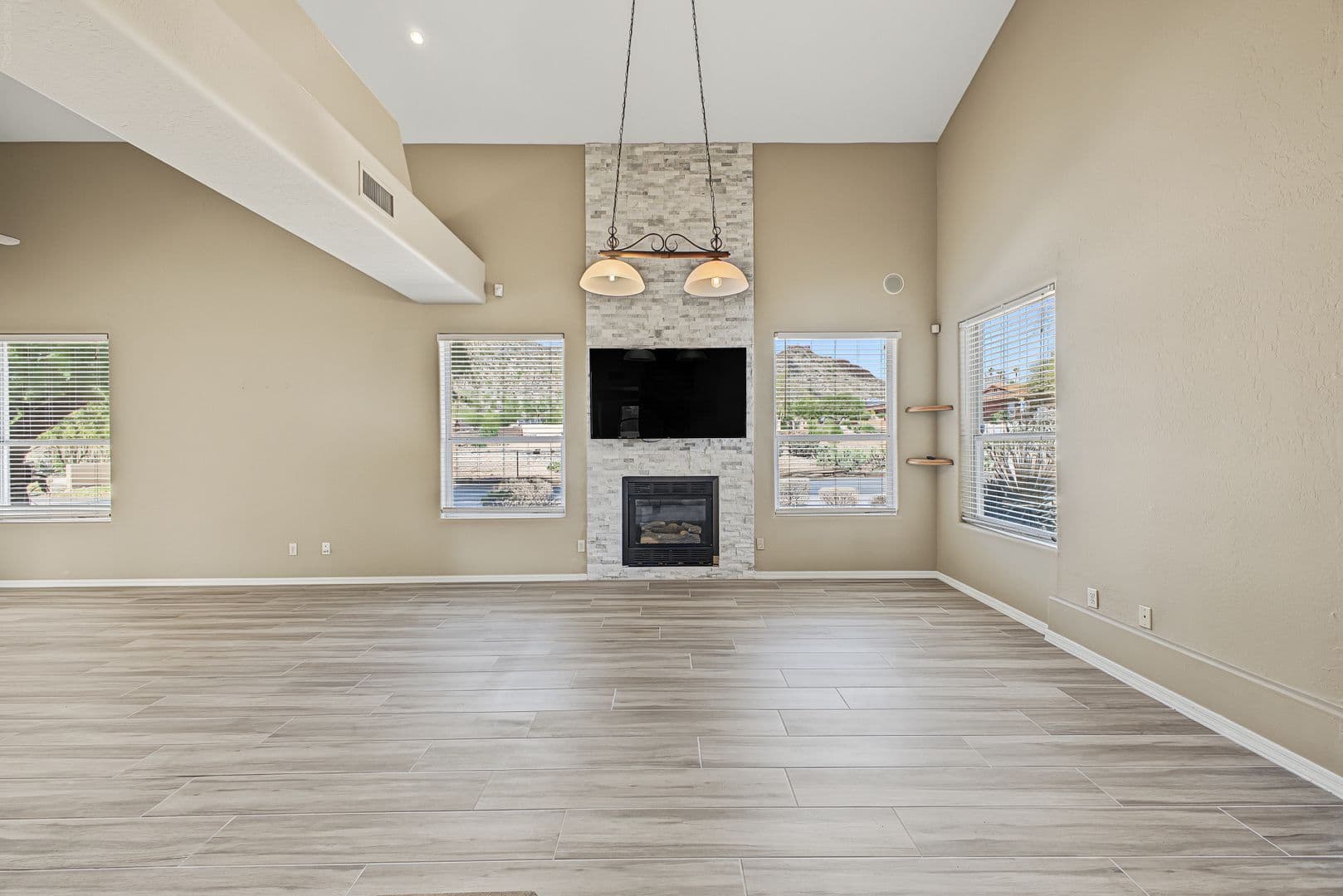 Phoenix House: 1549 E. Las Palmaritas Dr