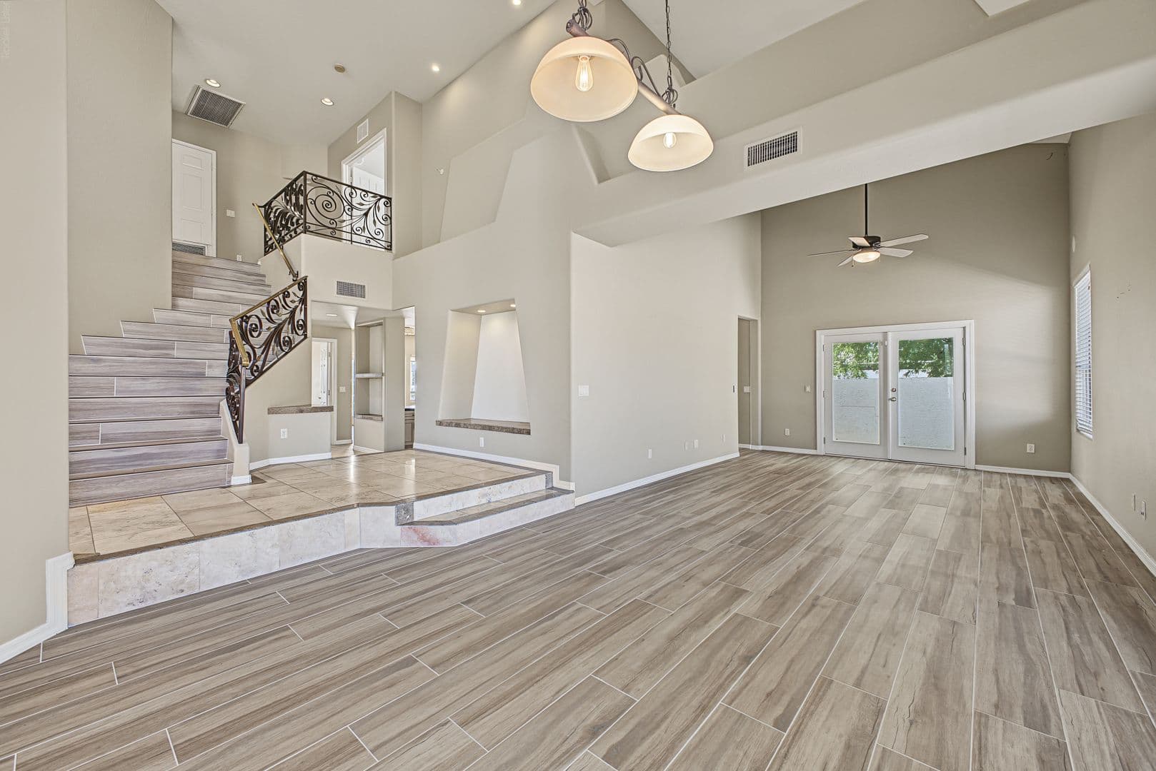 Phoenix House: 1549 E. Las Palmaritas Dr