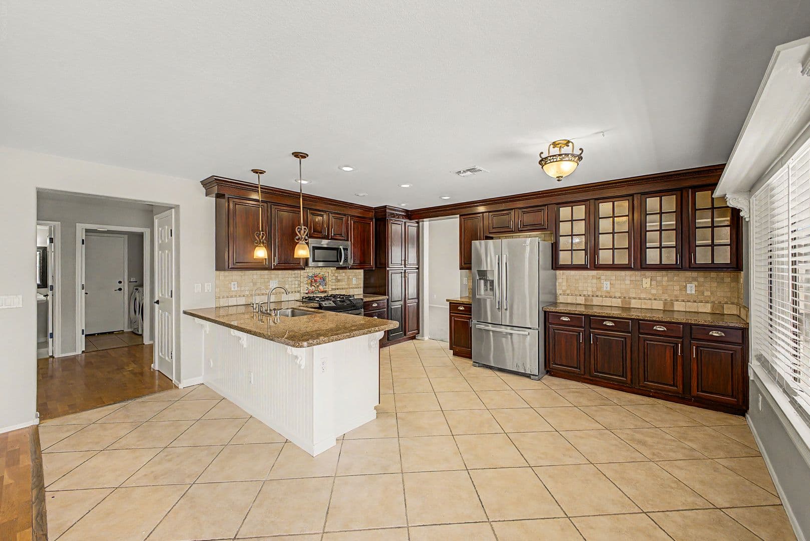 Chandler House: 1935 W Mockingbird Dr.