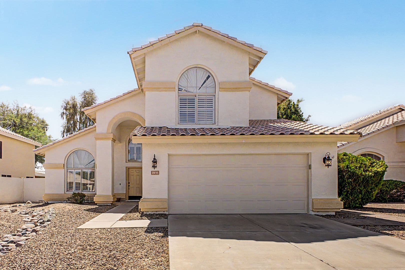 Chandler House: 1935 W Mockingbird Dr.