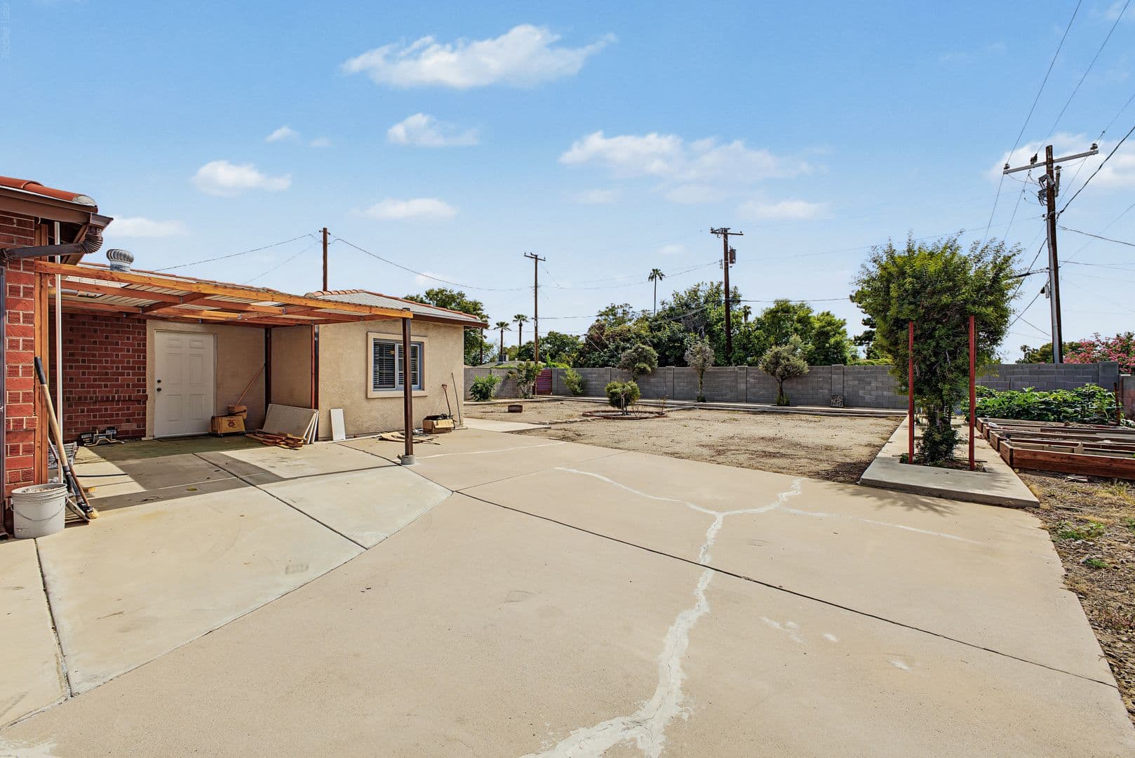 Phoenix House: 1103 E Glendale Ave