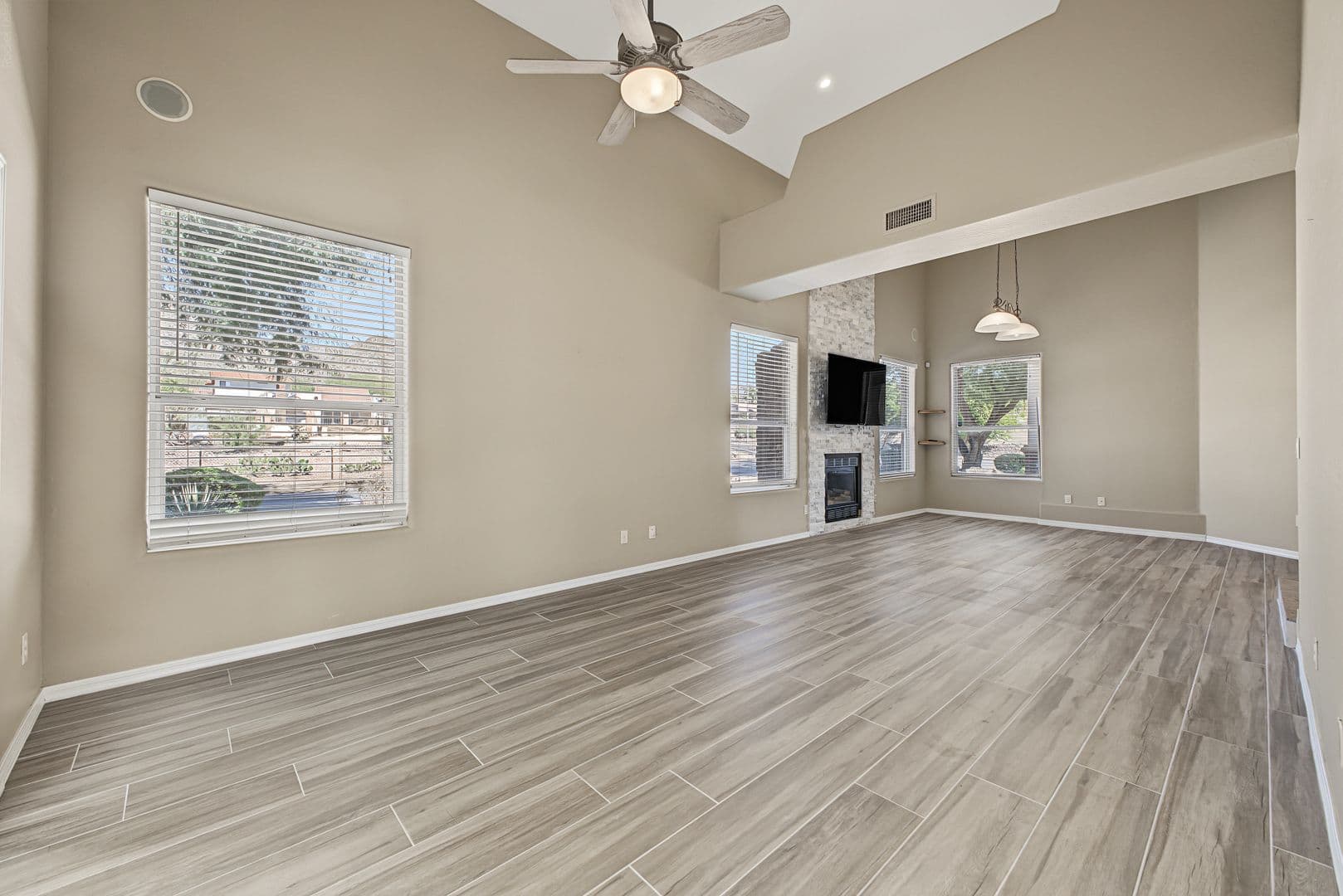 Phoenix House: 1549 E. Las Palmaritas Dr