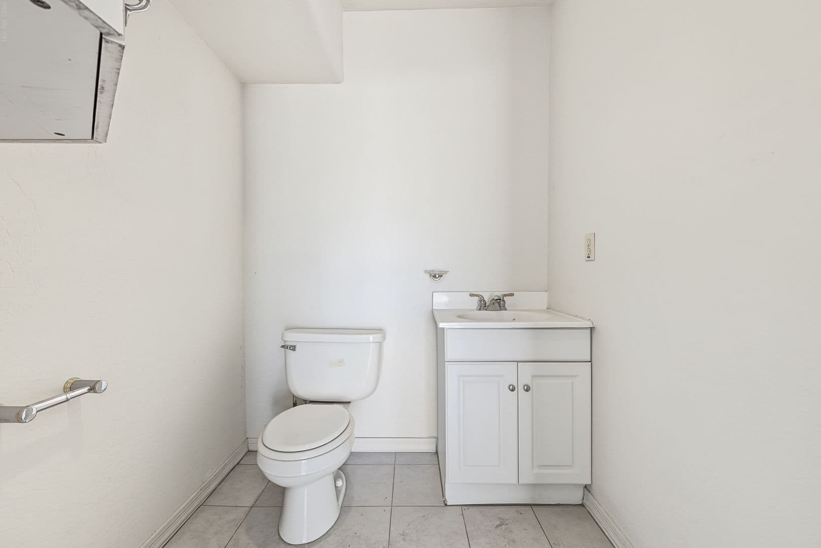 Phoenix House: 1549 E. Las Palmaritas Dr