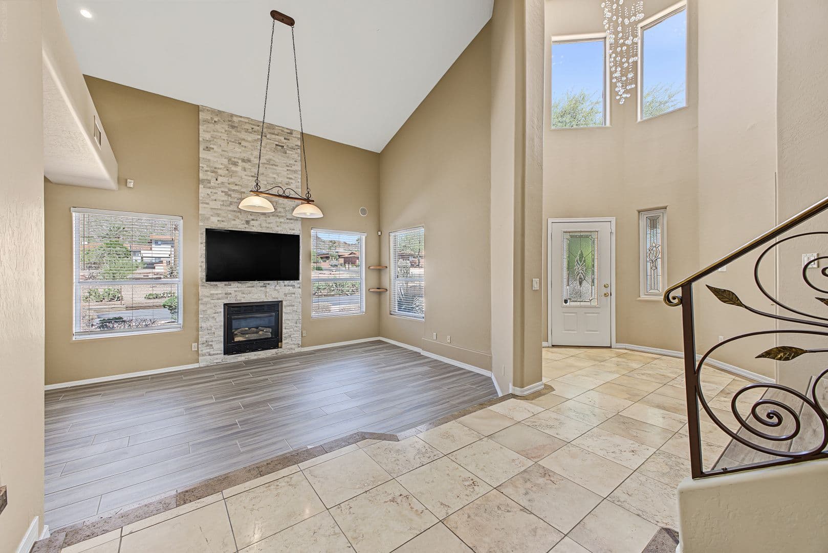 Phoenix House: 1549 E. Las Palmaritas Dr