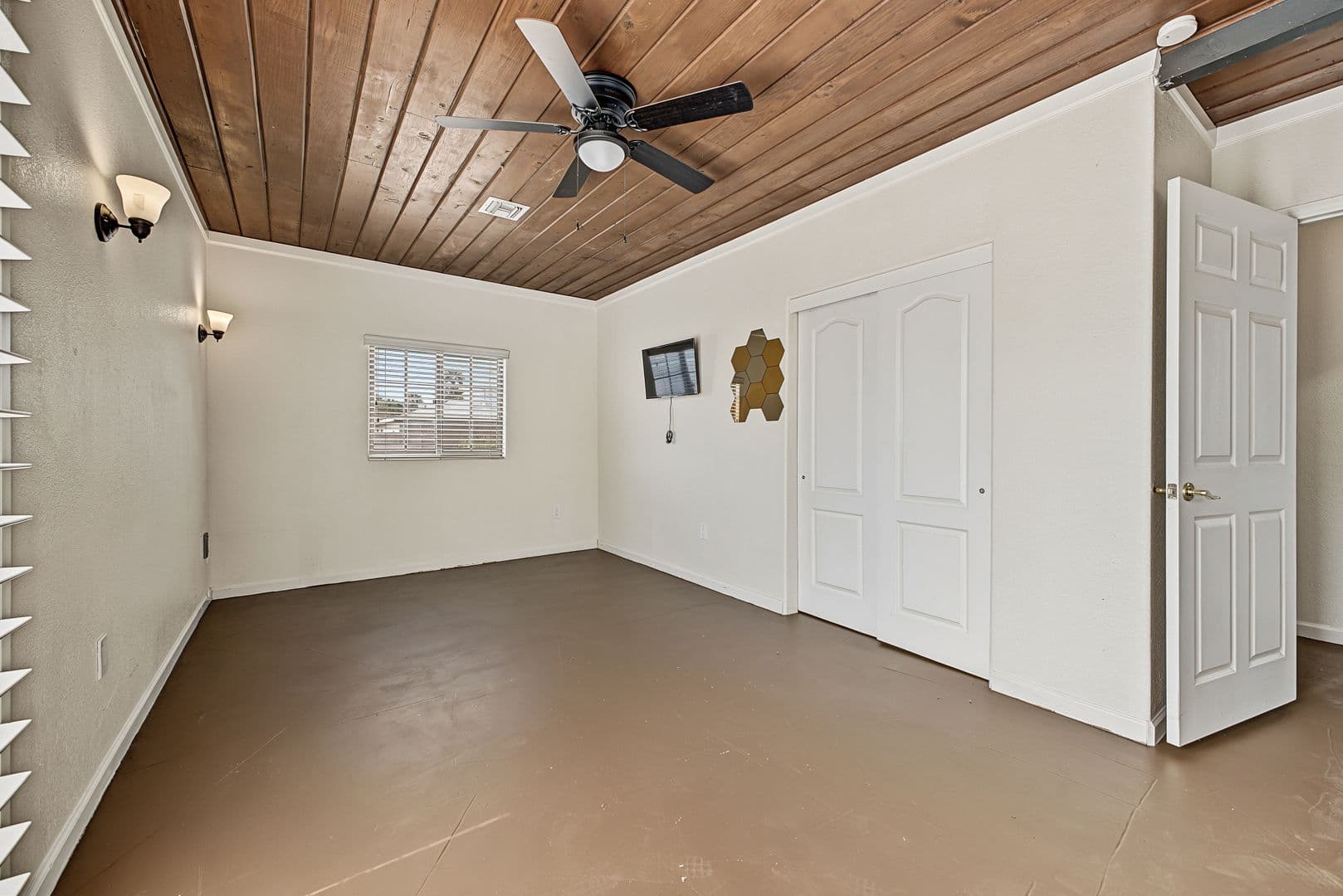 Phoenix House: 1103 E Glendale Ave