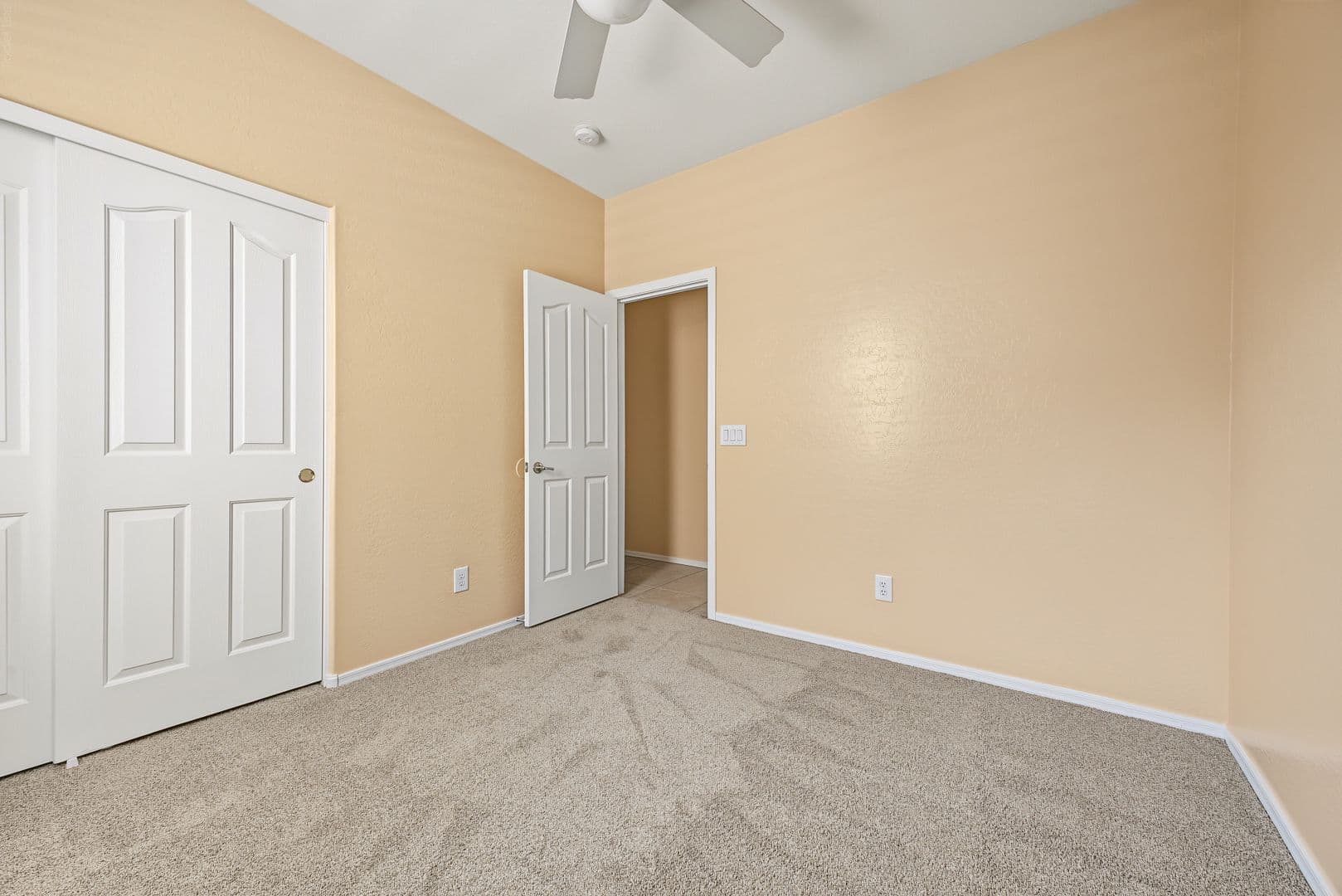 Chandler House: 152 W Hawk Way
