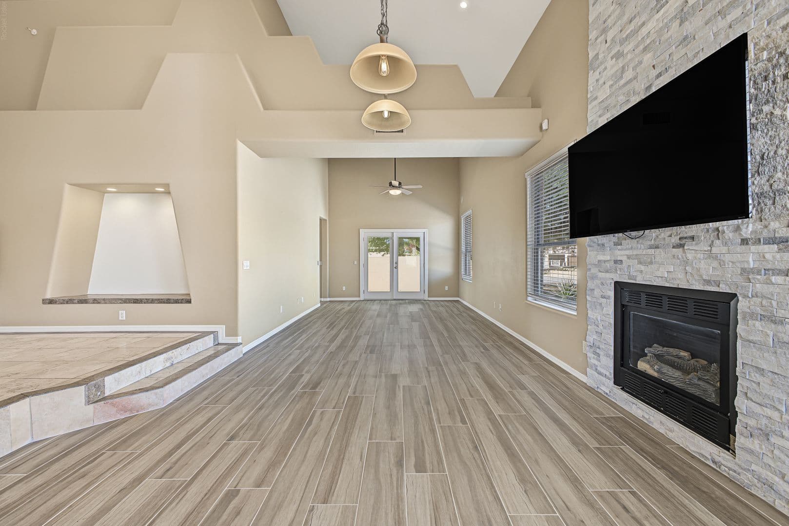 Phoenix House: 1549 E. Las Palmaritas Dr