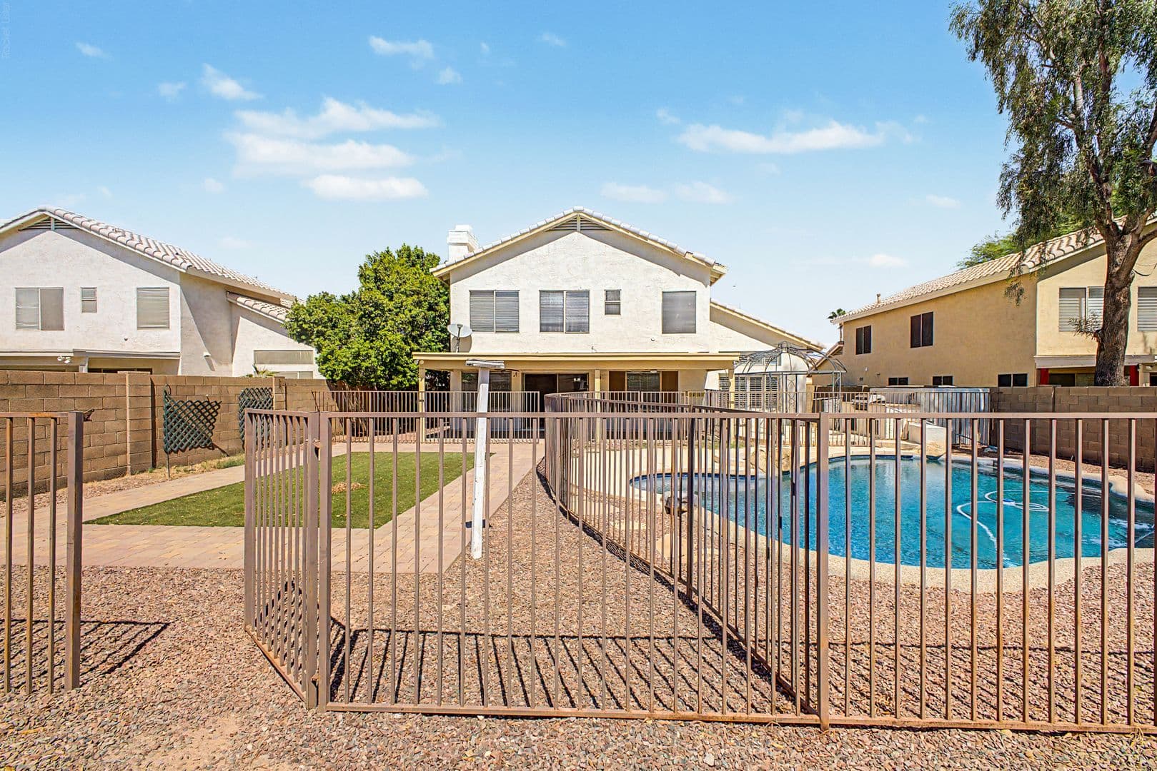 Chandler House: 1935 W Mockingbird Dr.