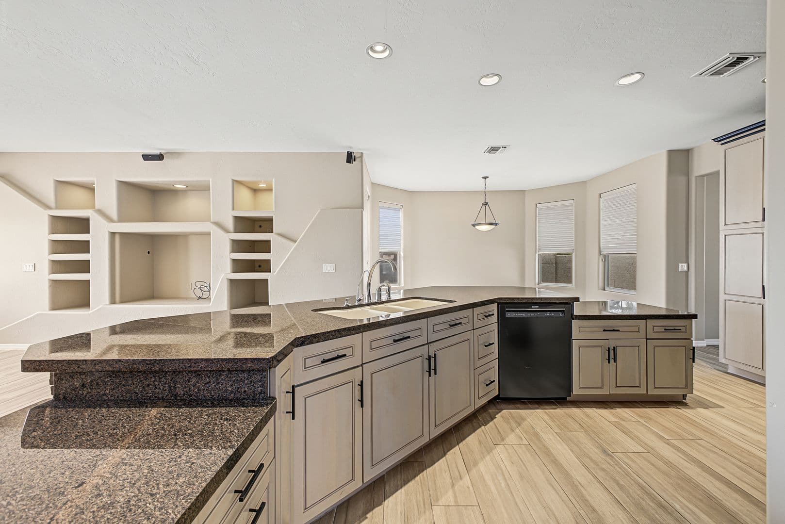 Phoenix House: 1549 E. Las Palmaritas Dr