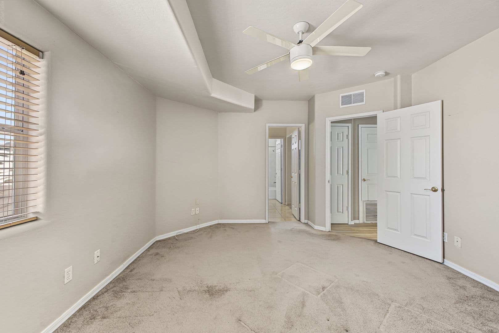 Phoenix House: 1549 E. Las Palmaritas Dr