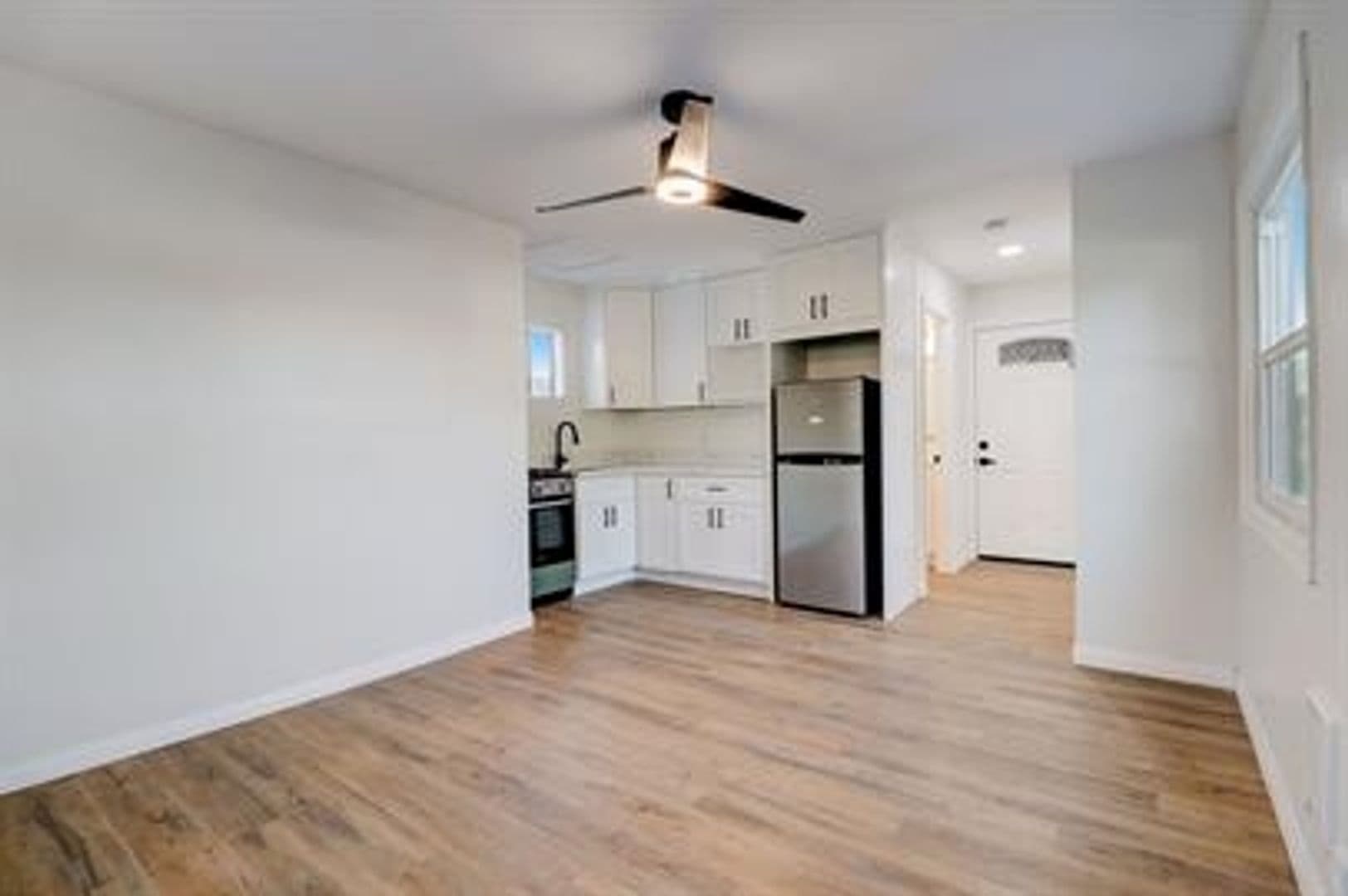 Imperial Beach Apartment: 902 9th St. Imperial Beach