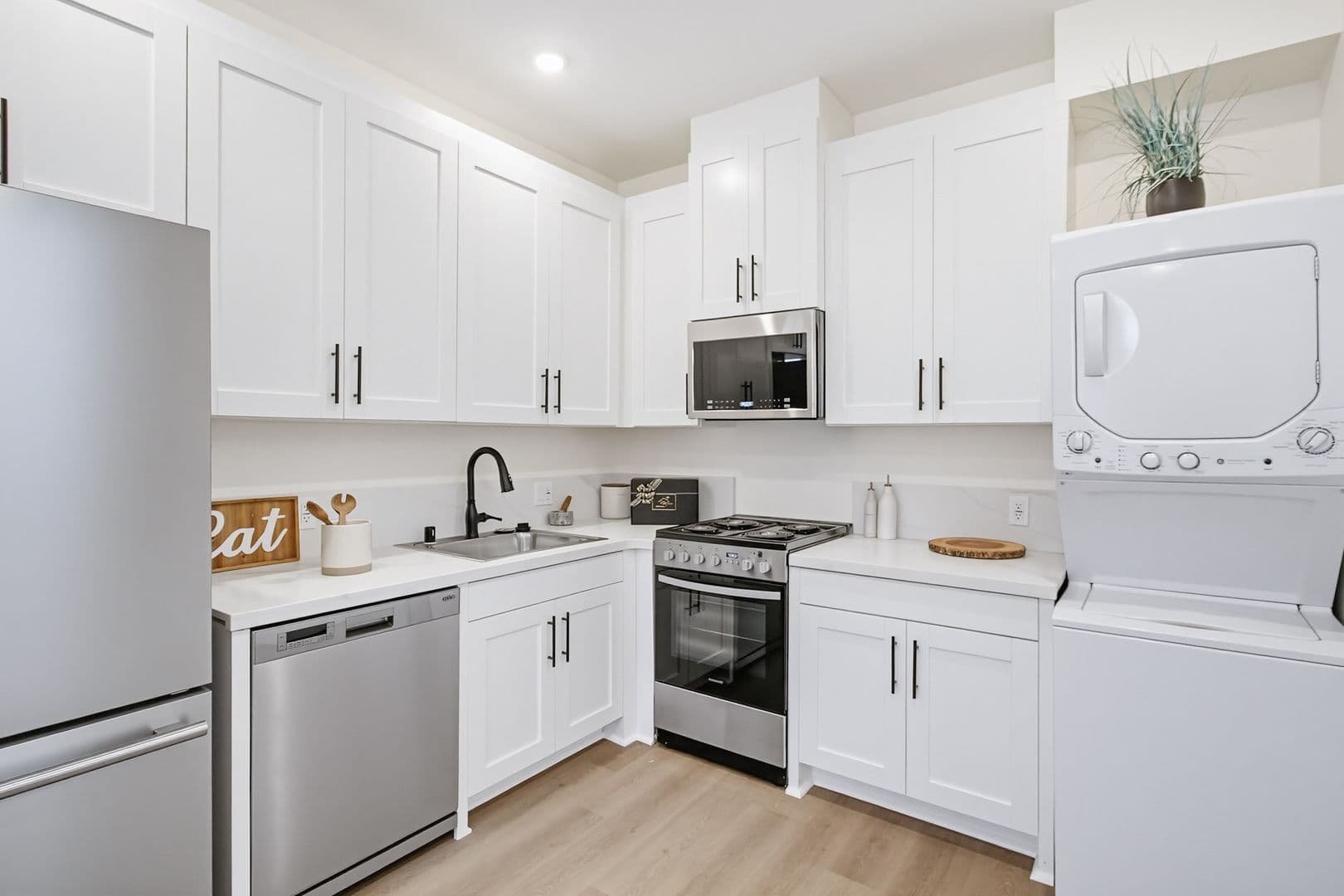 San Diego Apartment: 3042-3044 J St.