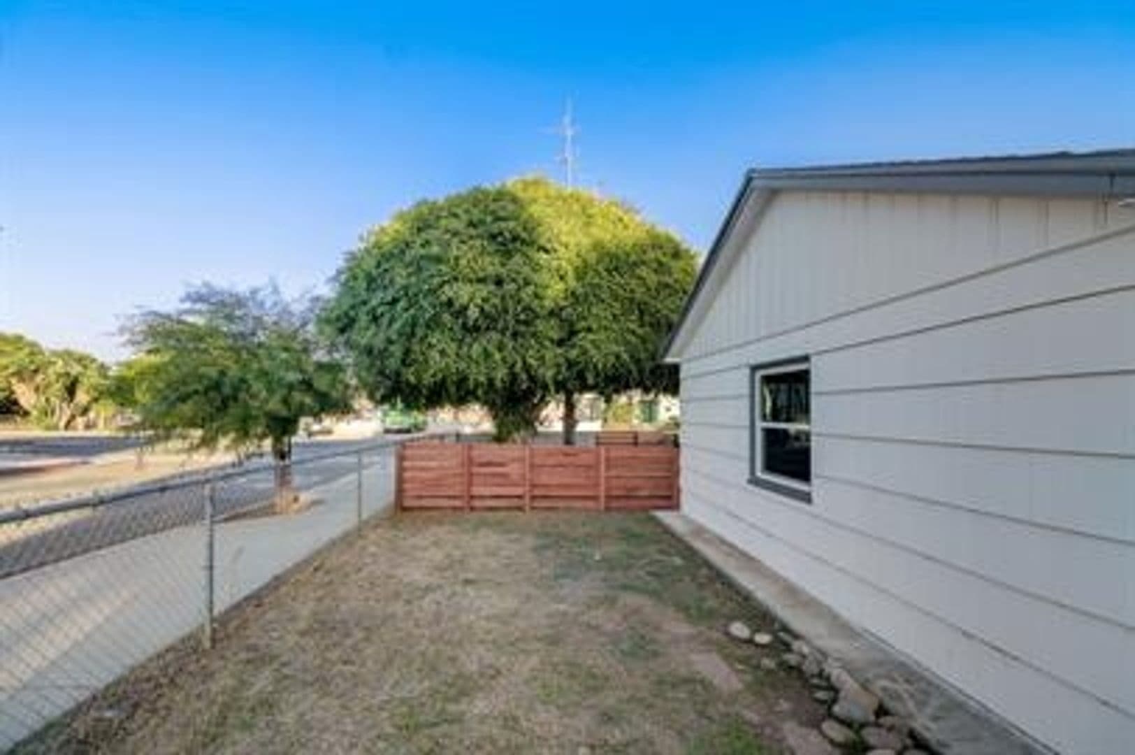 Imperial Beach Apartment: 902 9th St. Imperial Beach