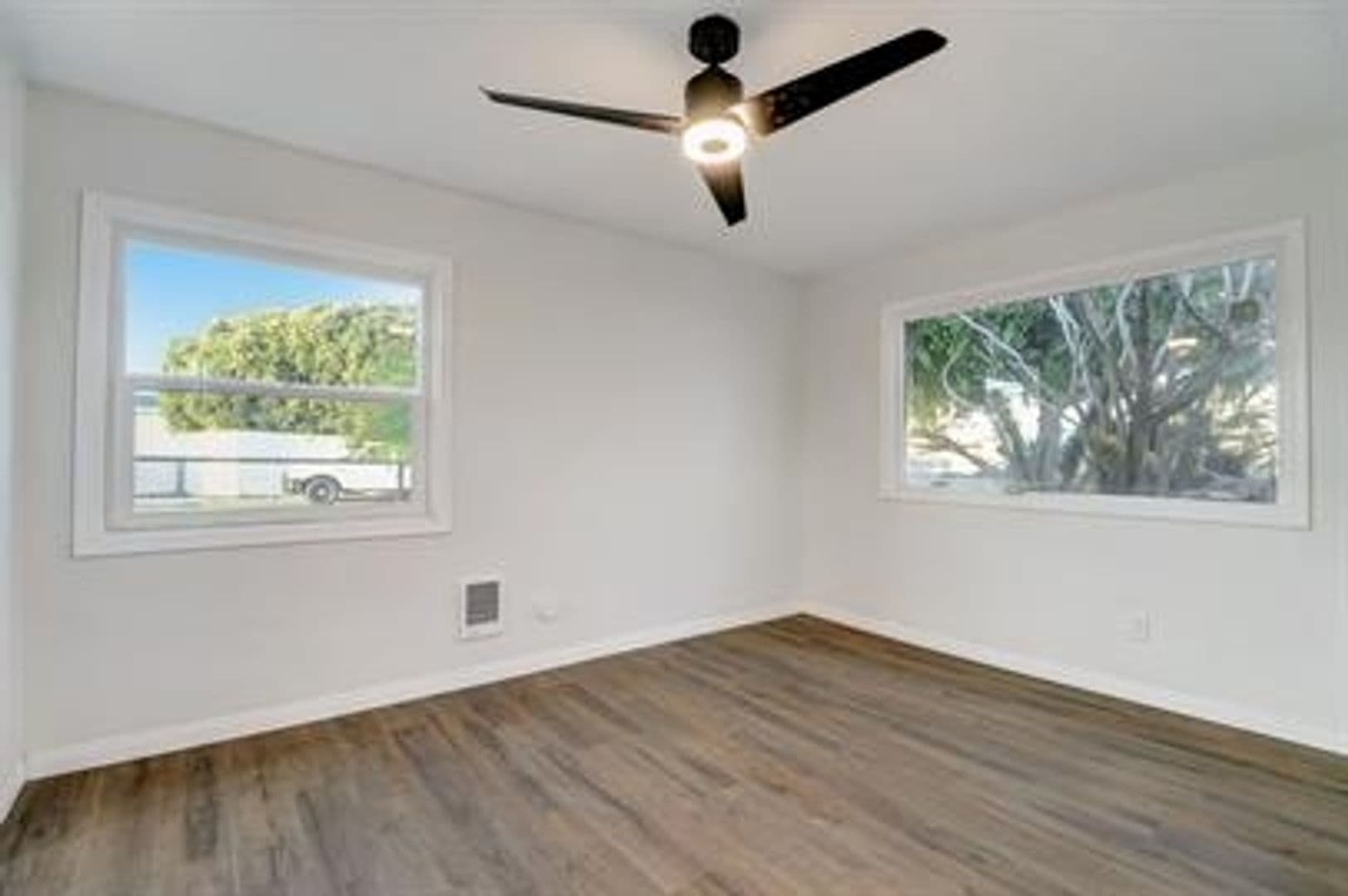Imperial Beach Apartment: 902 9th St. Imperial Beach