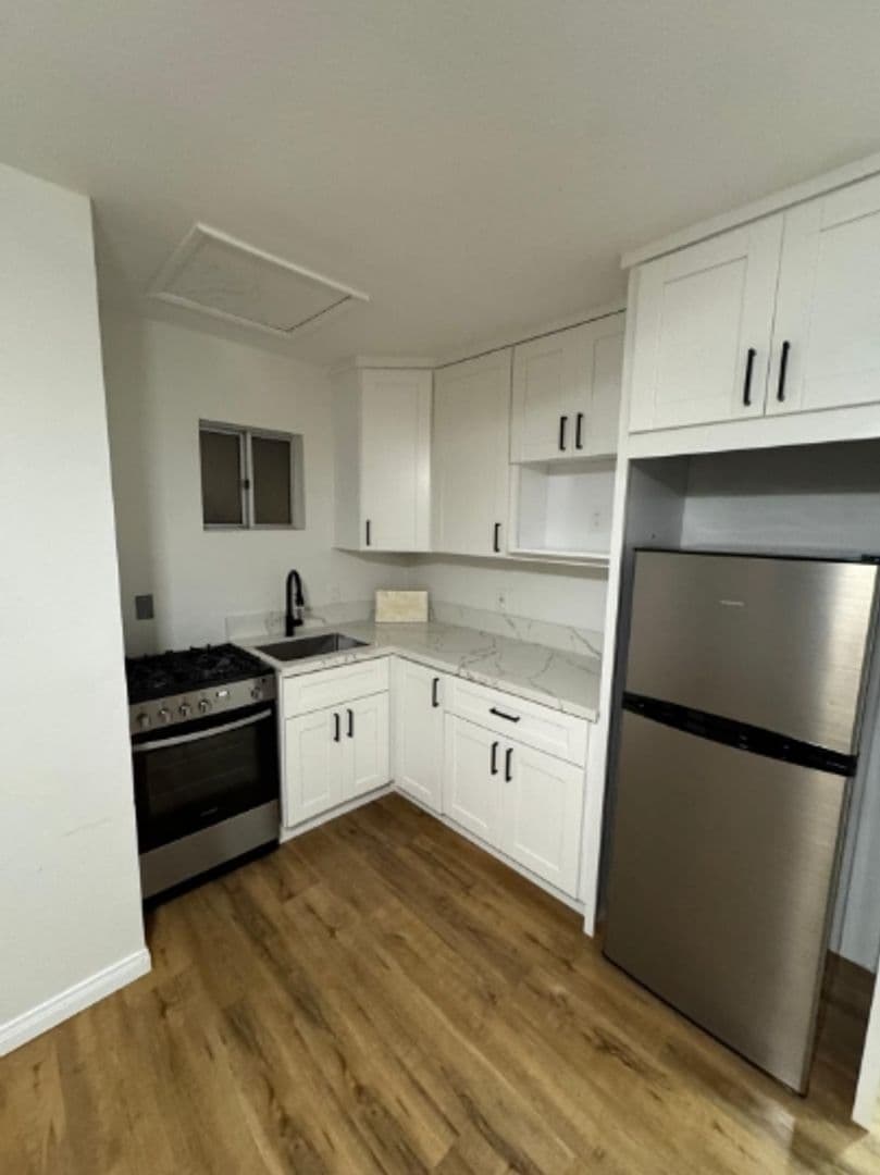 Imperial Beach Apartment: 902 9th St. Imperial Beach